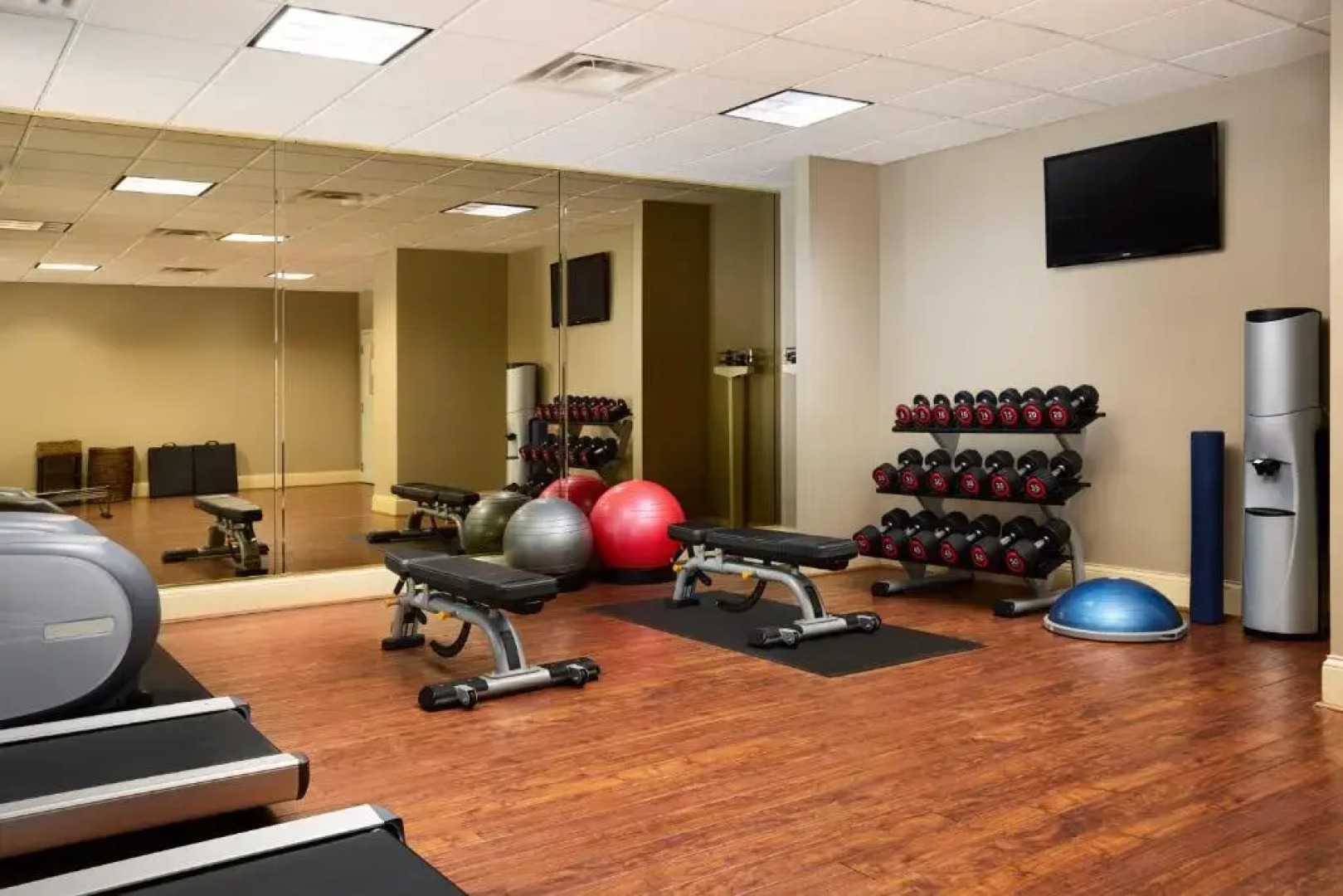 Holiday Inn Express & Suites Alpharetta - Windward Parkway by IHG