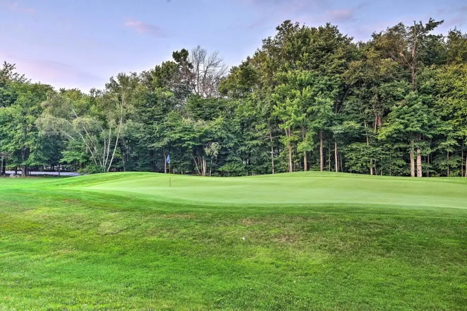 Tobyhanna Home w/ Hot Tub, Fire Pit, Deck + Grill!