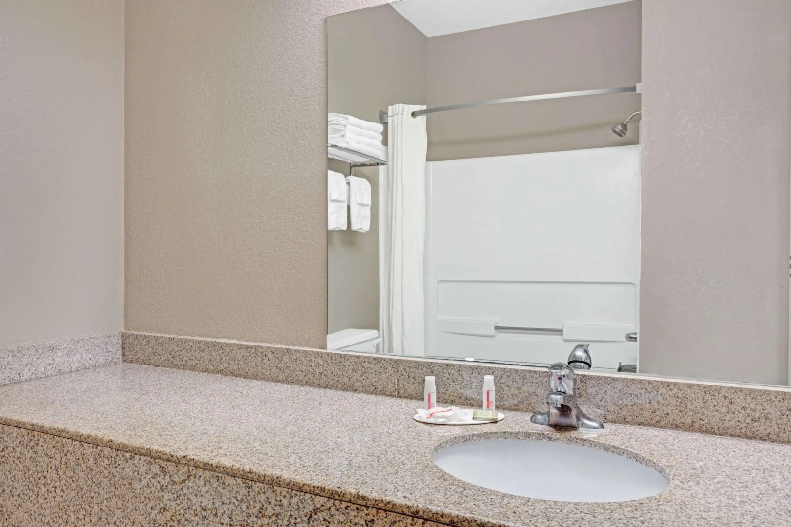 Super 8 by Wyndham Hernando