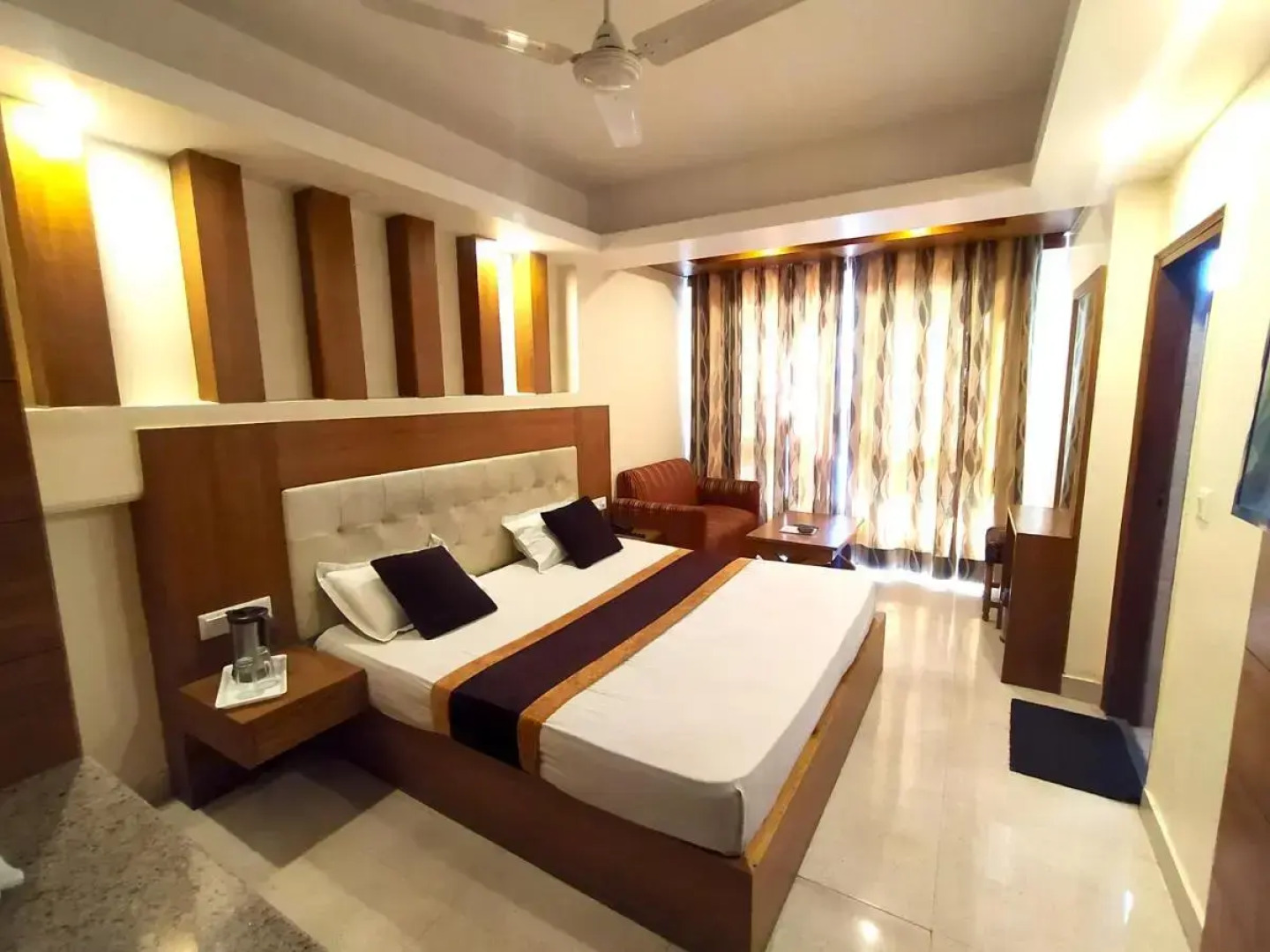 Hotel Samrat - On Mall Road