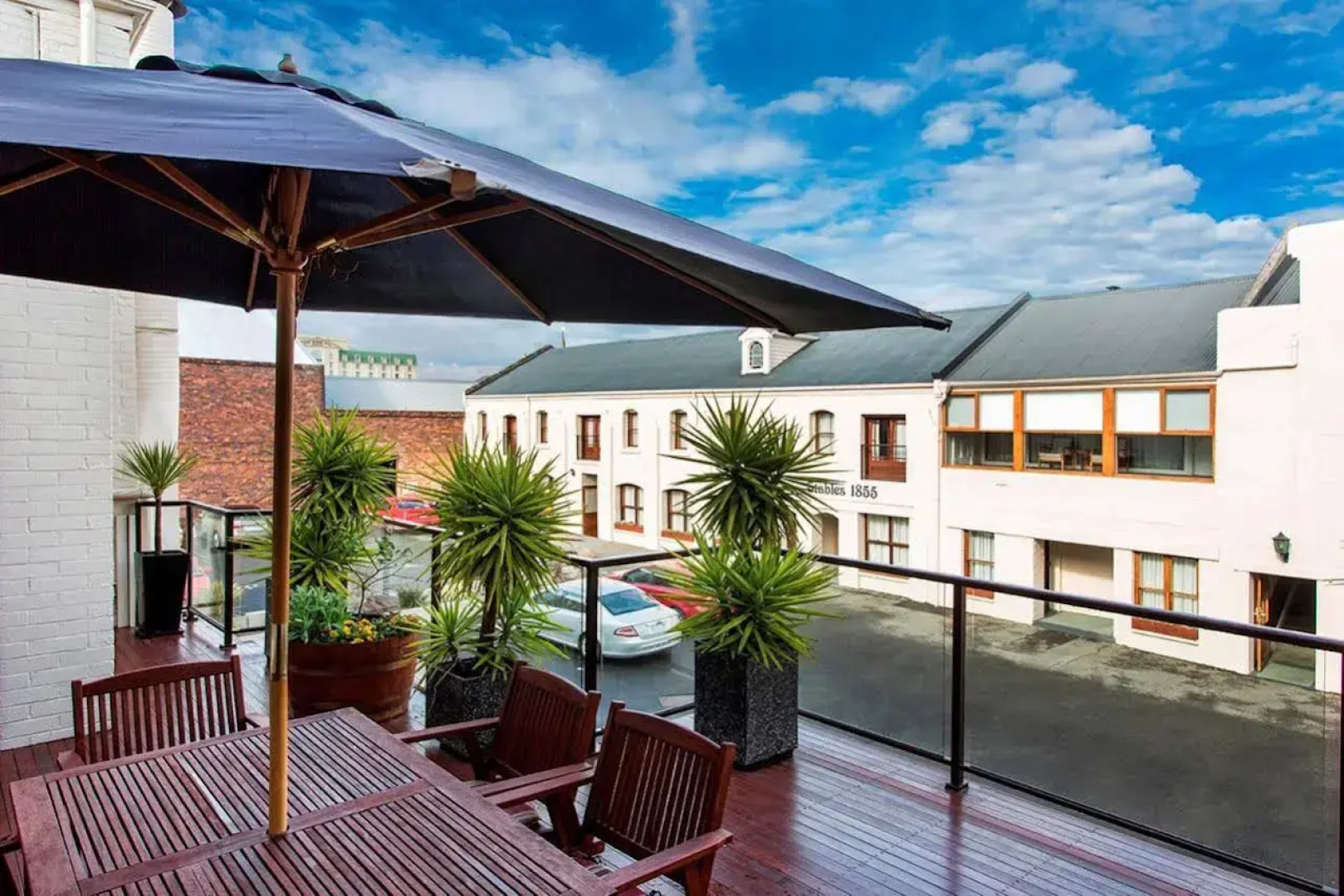 Clarion Hotel City Park Grand