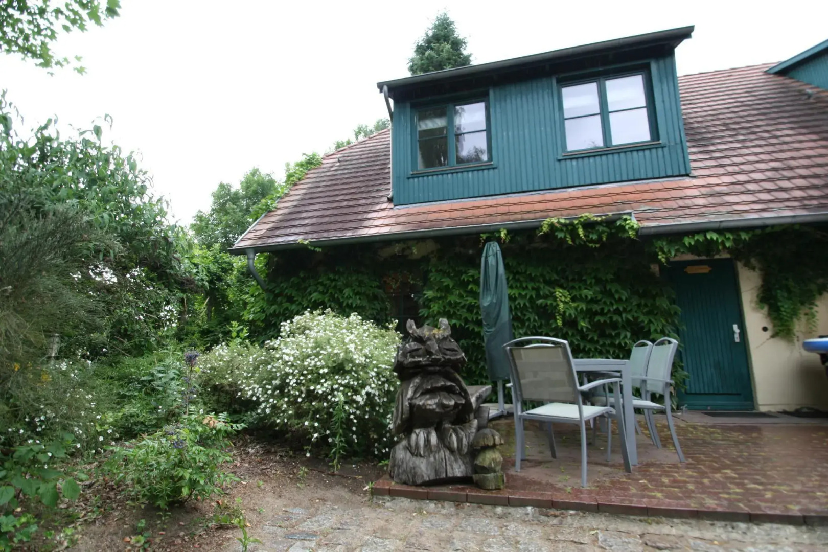 Semi detached house, Glave