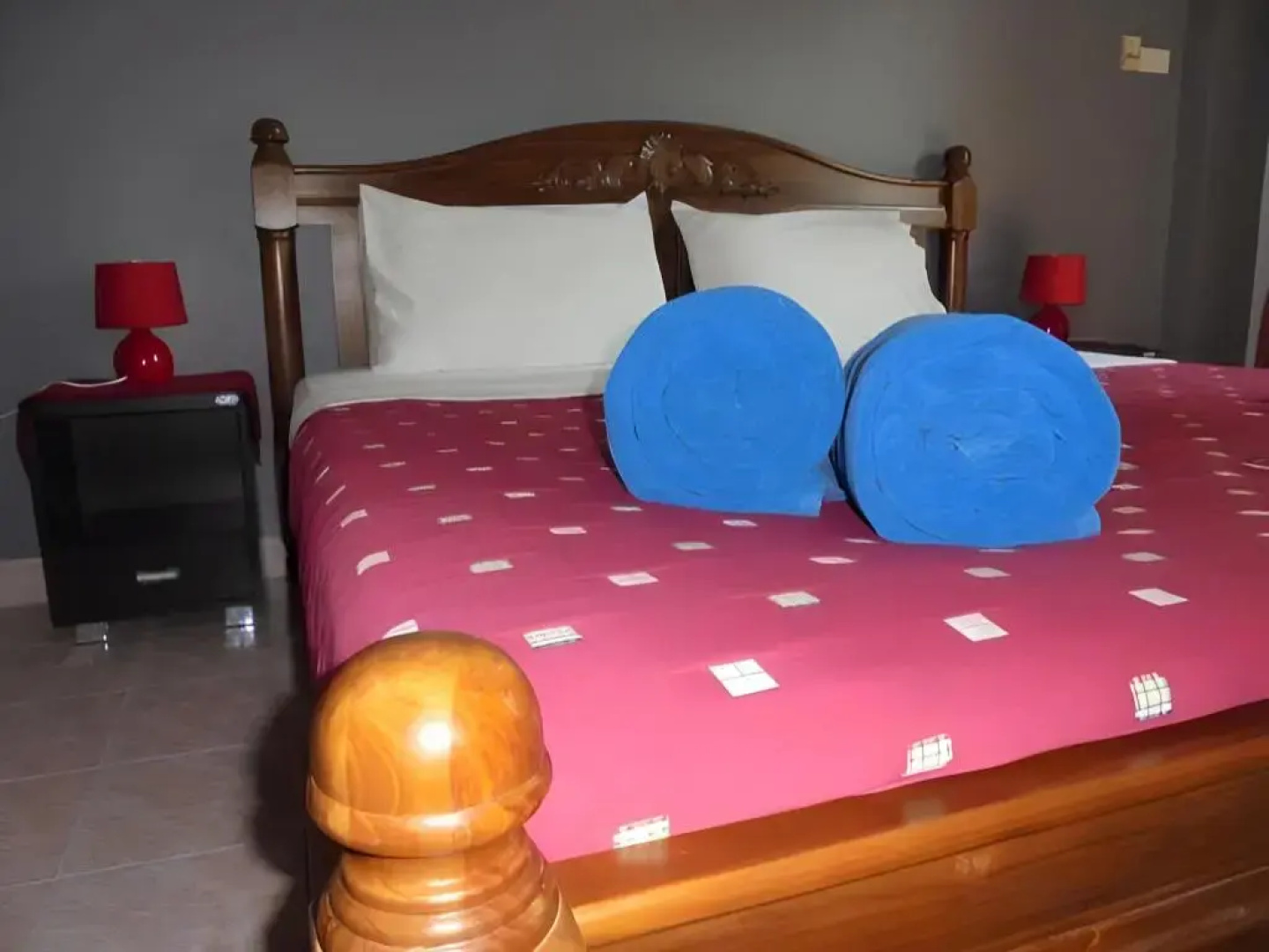 Robin’s Nest Guesthouse & Restaurant