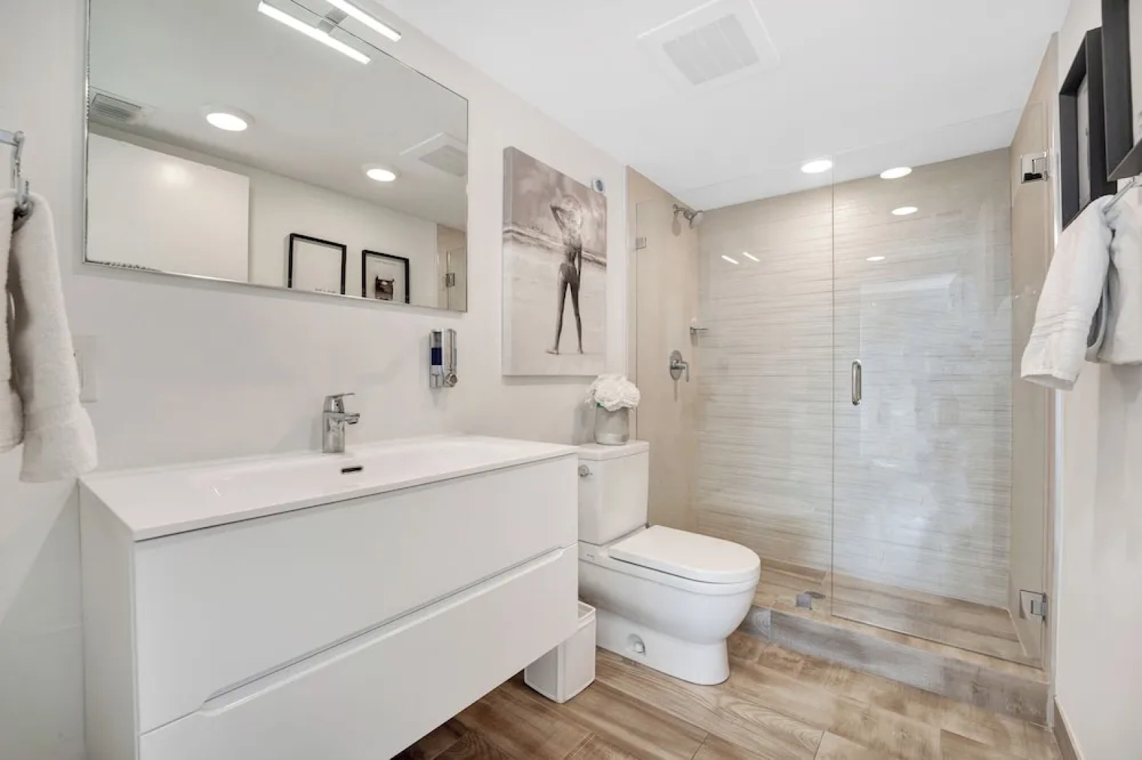 Stunning 2BR 2BA  Bay Harbour with Pool