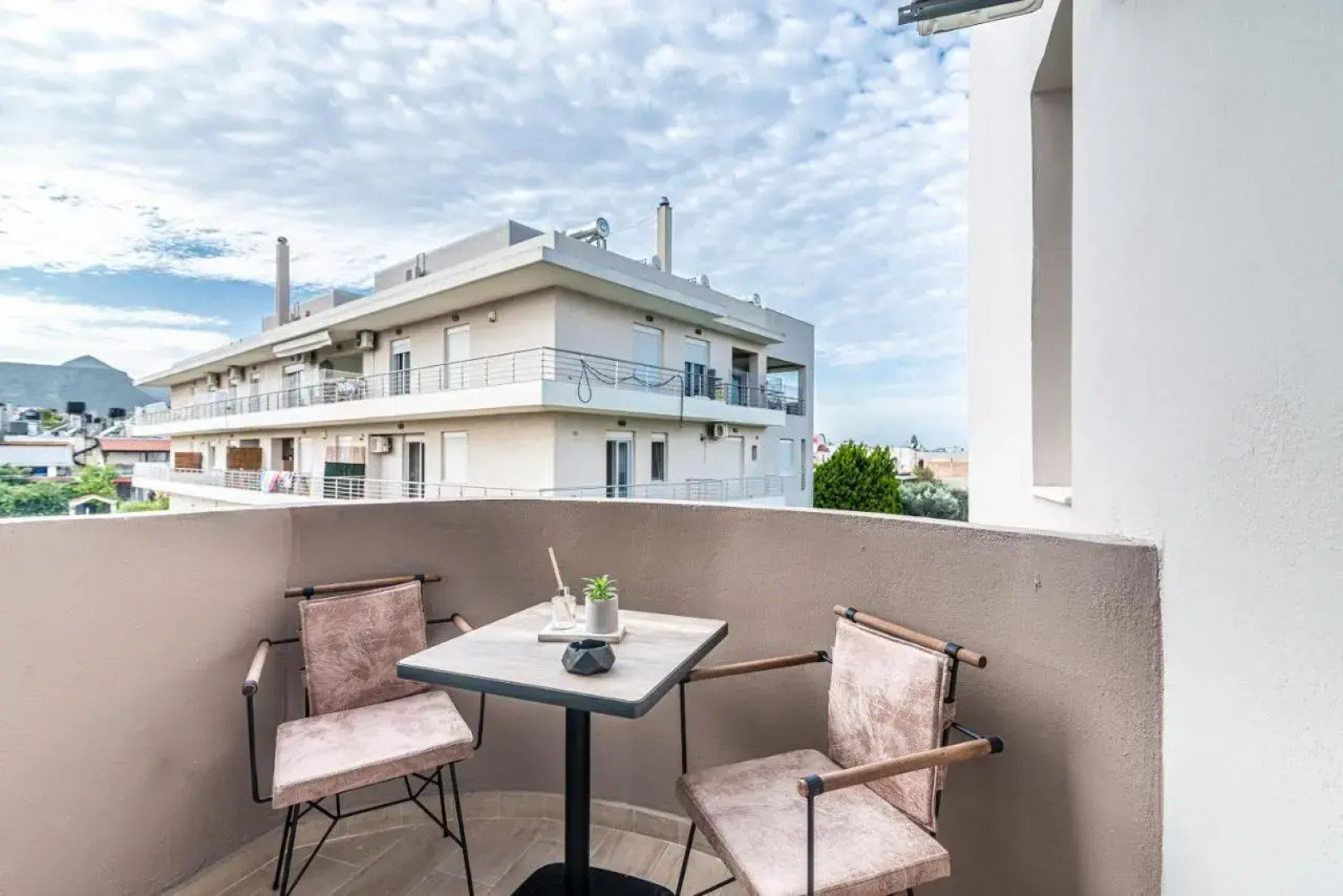 Elegant Suite 2 near the Beach