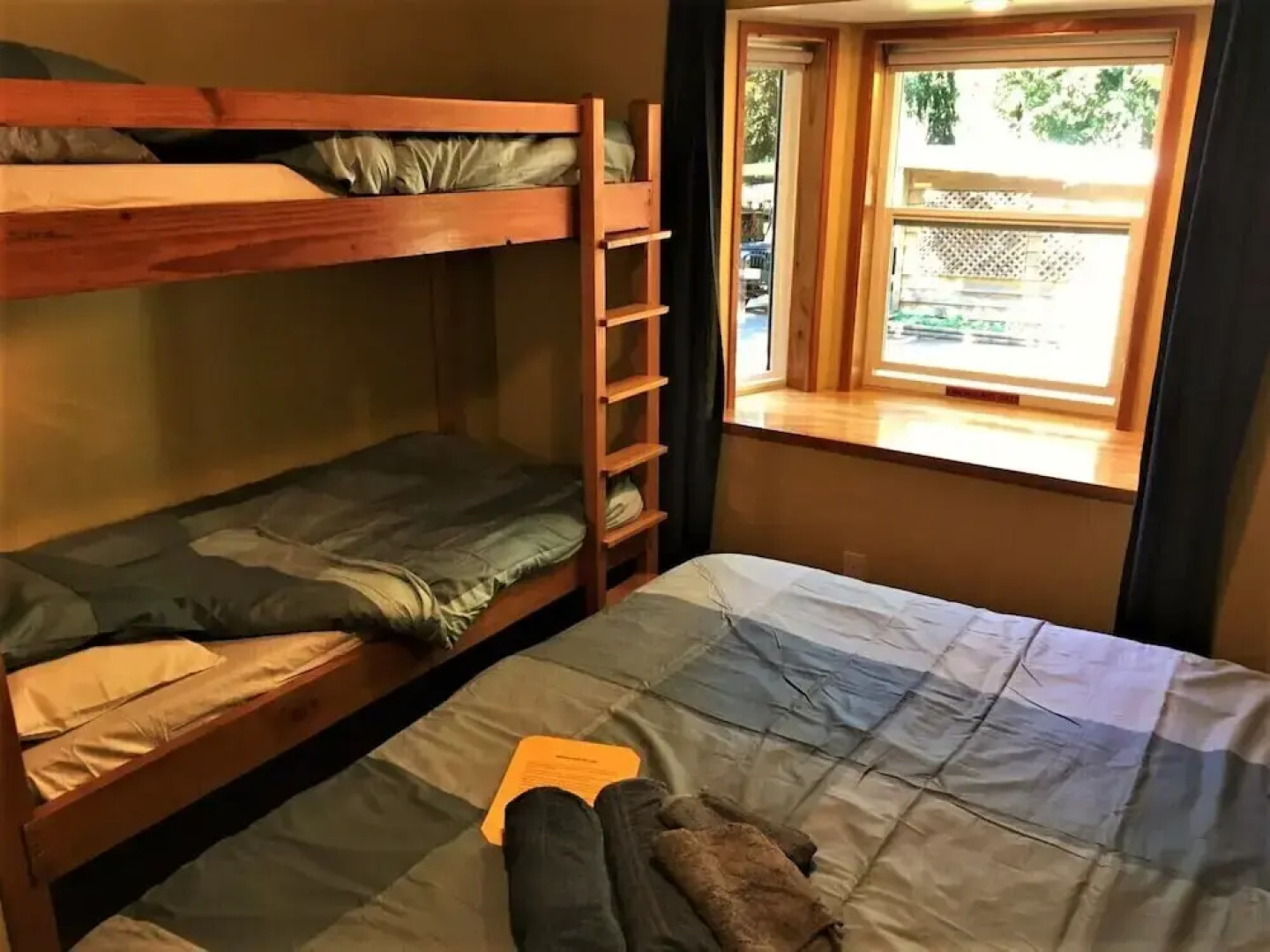 Up The Creek Backpacker's Lodge