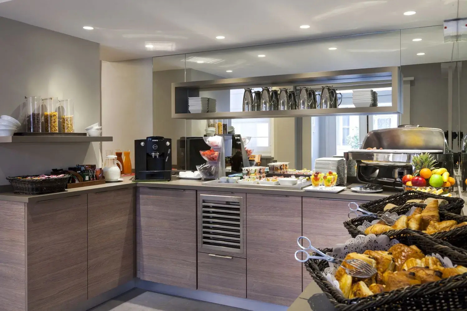 Timhotel Opera Blanche Fontaine