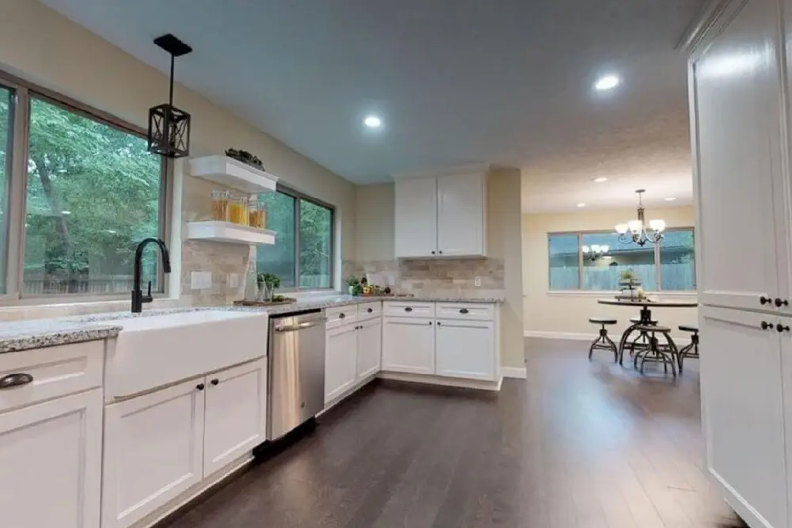 Beautiful Home In The Woodlands Best Location