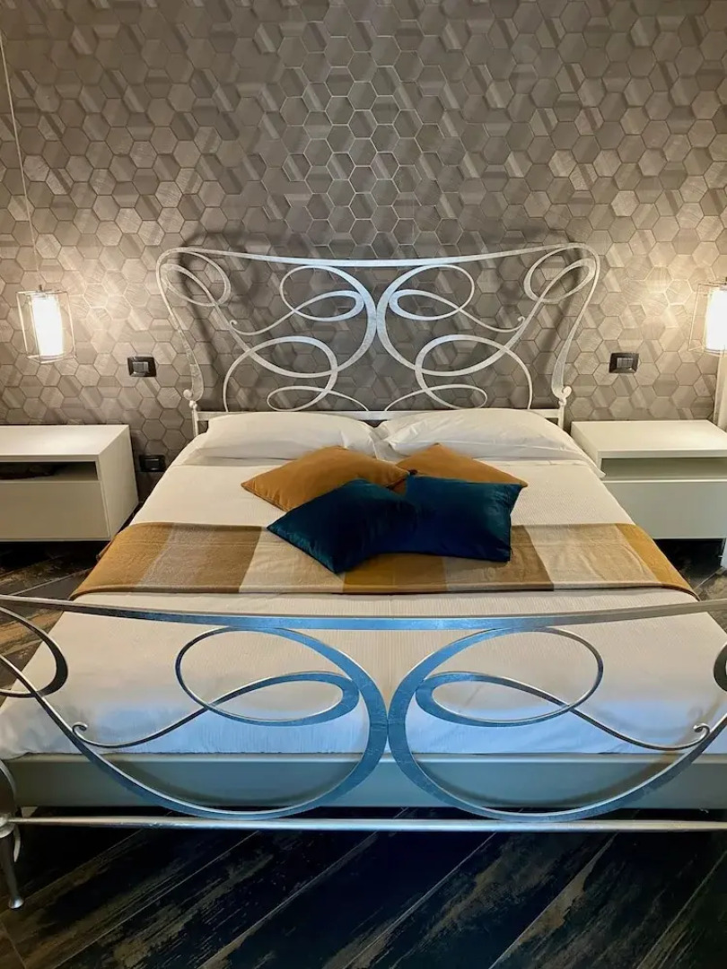 Gatto Bianco Le Mura