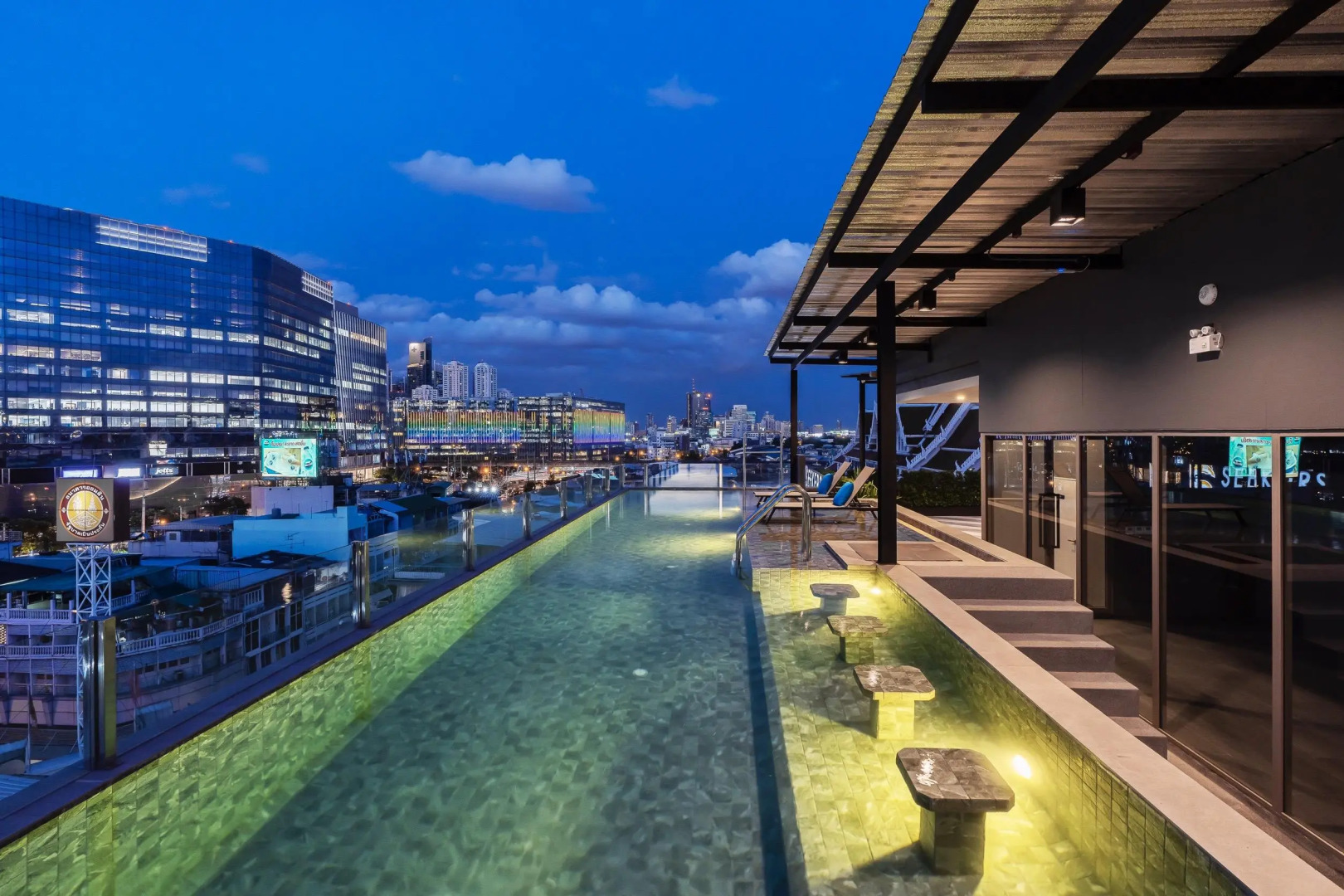 Seekers Finders Rama IV Hotel, SureStay Collection by BW