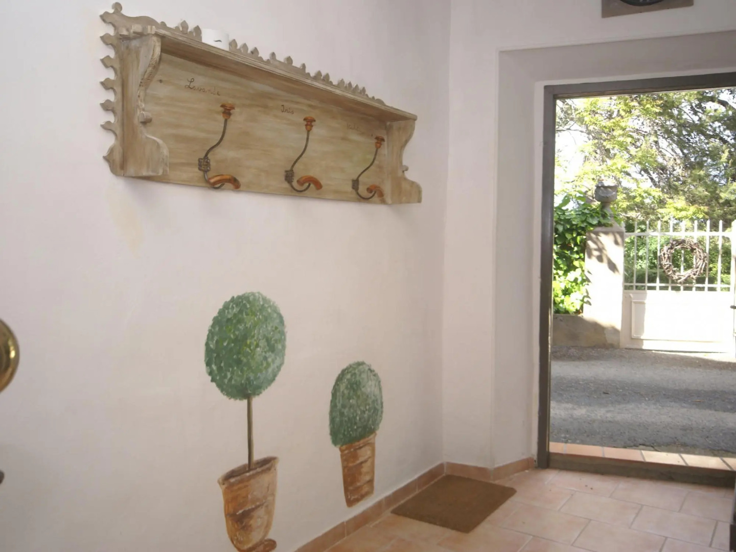 Charming Holiday Home in La Caunette with Swimming Pool