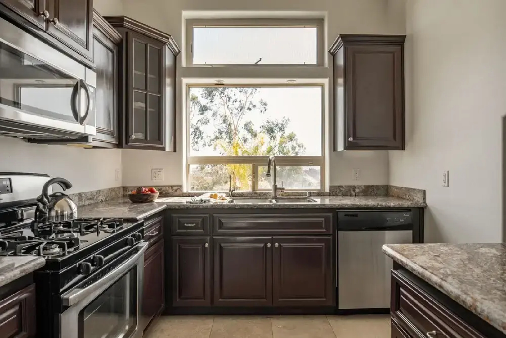 Villa Cabernet by Avantstay Expansive & Private Estate w/ Pool, Hot Tub & Outdoor Kitchen!