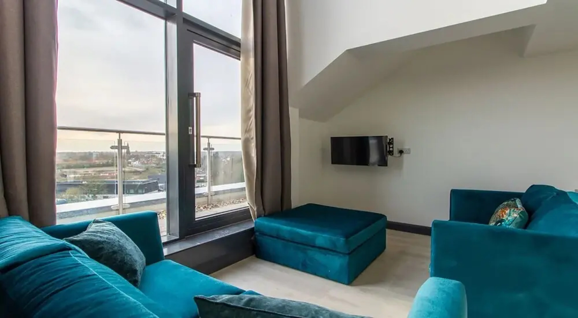 The Residence Coventry by Paymán Club