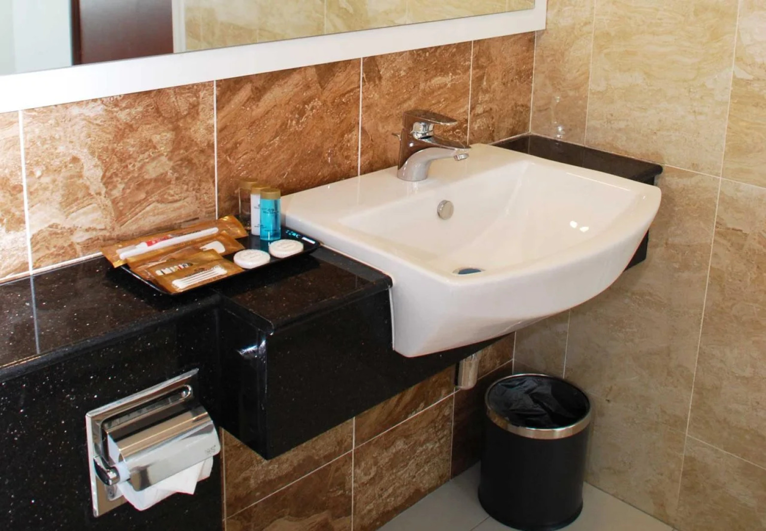 Paragon Serviced Suites @ Straits View