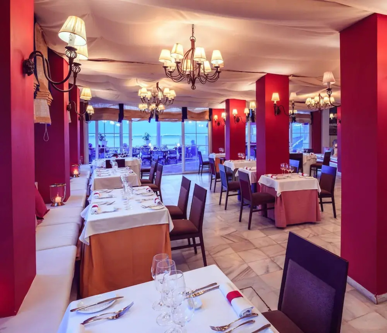 The Caleta Hotel Self-Catering Apartments