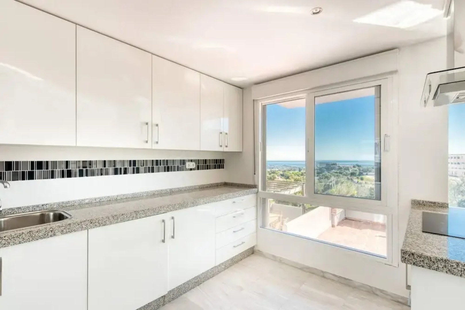 House with 3 Bedrooms in Ojén, with Wonderful Sea View, Pool Access, Furnished Terrace - 7 Km From the Beach