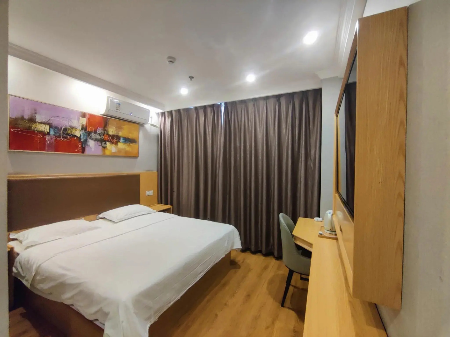 GreenTree Inn Anhui Fuyang Railway Station W XianGYAng Road Business Hotel