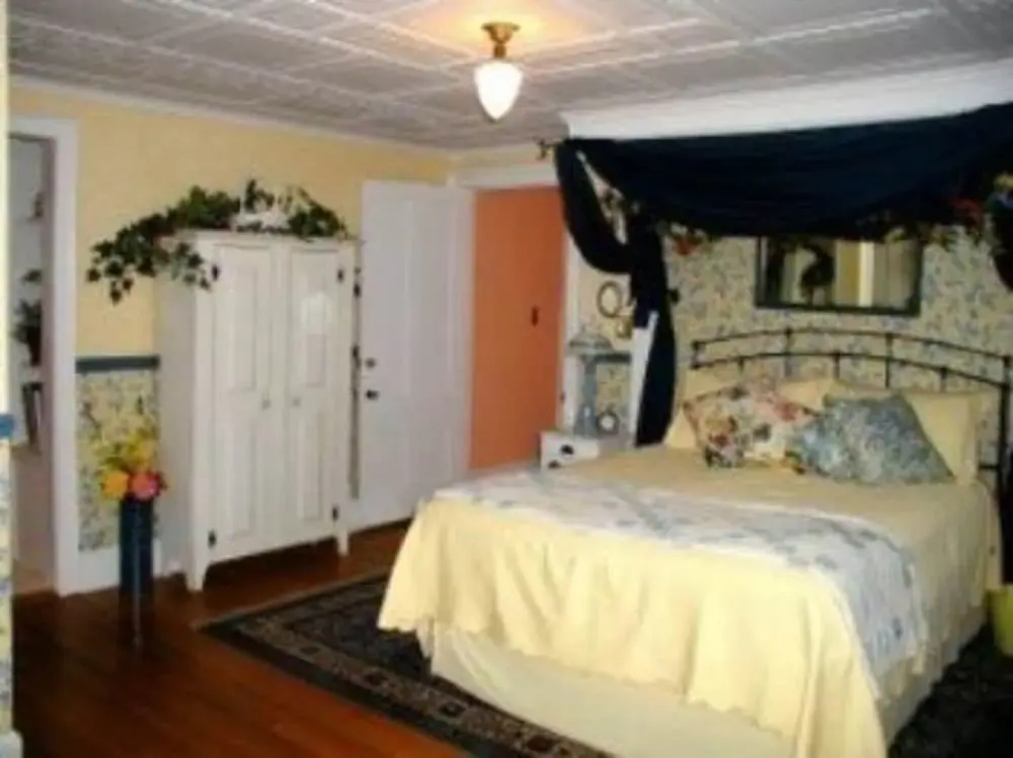 Lily House Bed and Breakfast