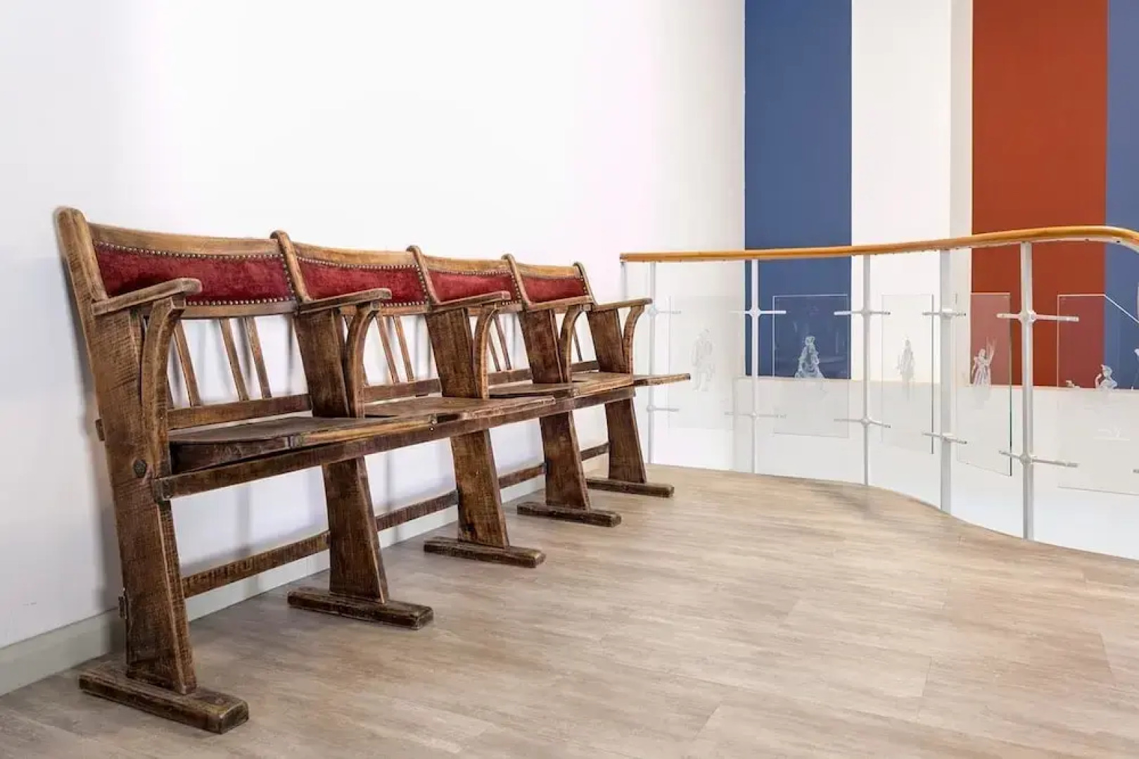 Boulevard 900 - Comfort and Style - Entire Structure 12 Beds