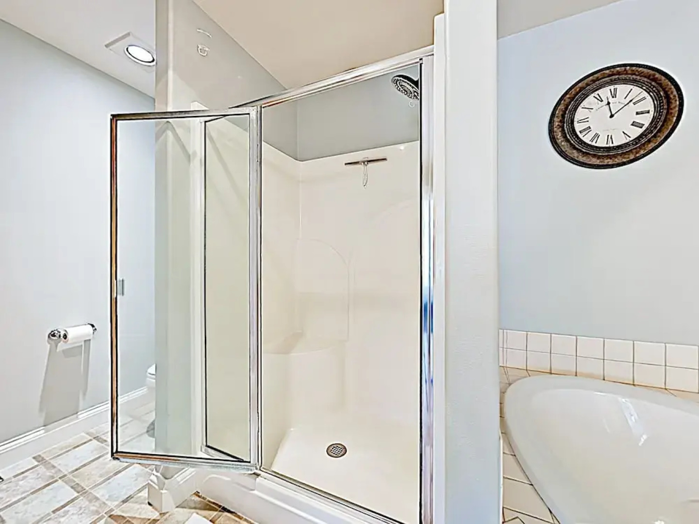 New Listing! Modern Townhome On Golf Course 3 Bedroom Townhouse