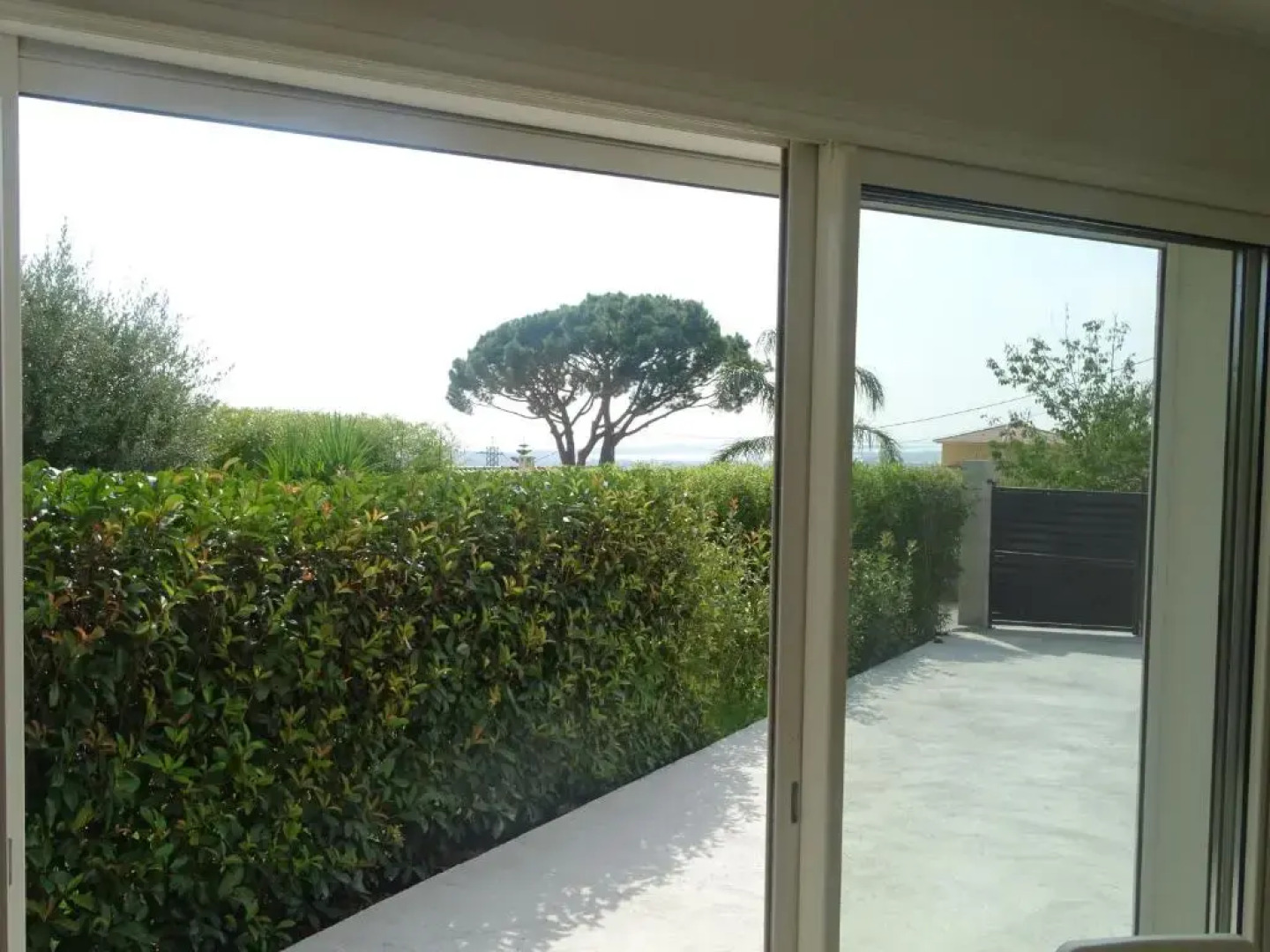 T2 calme avec vue mer et borne de recharge