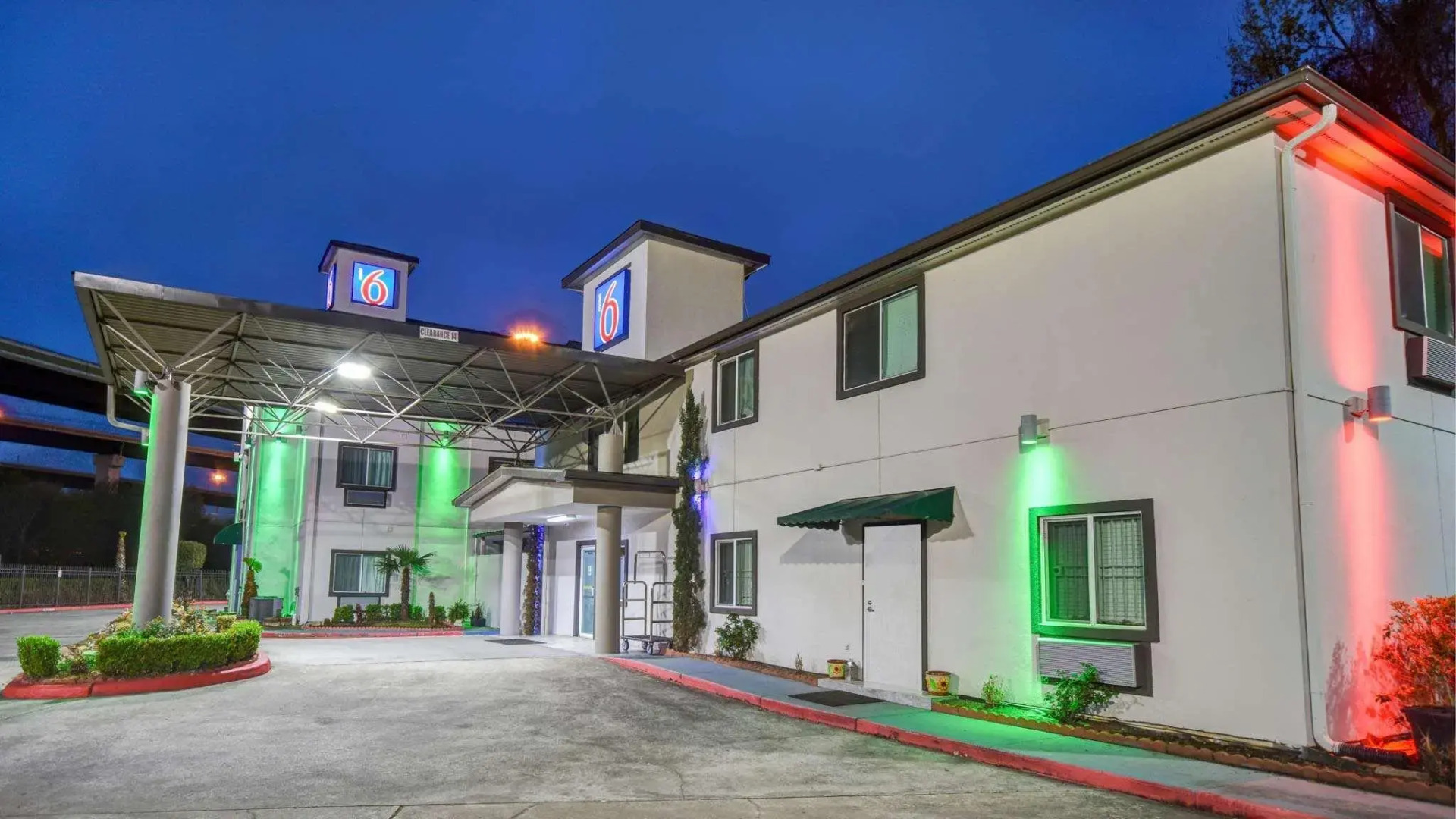 Motel 6 Humble, TX - Houston International Airport