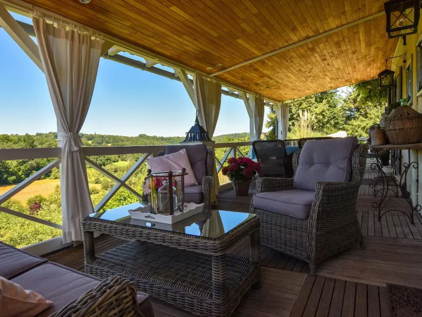 Renovated house with private swimming pool, close to Villefranche-du-Périgord.