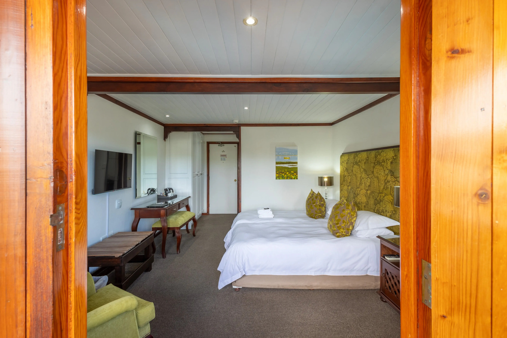 Knysna Log-Inn Hotel