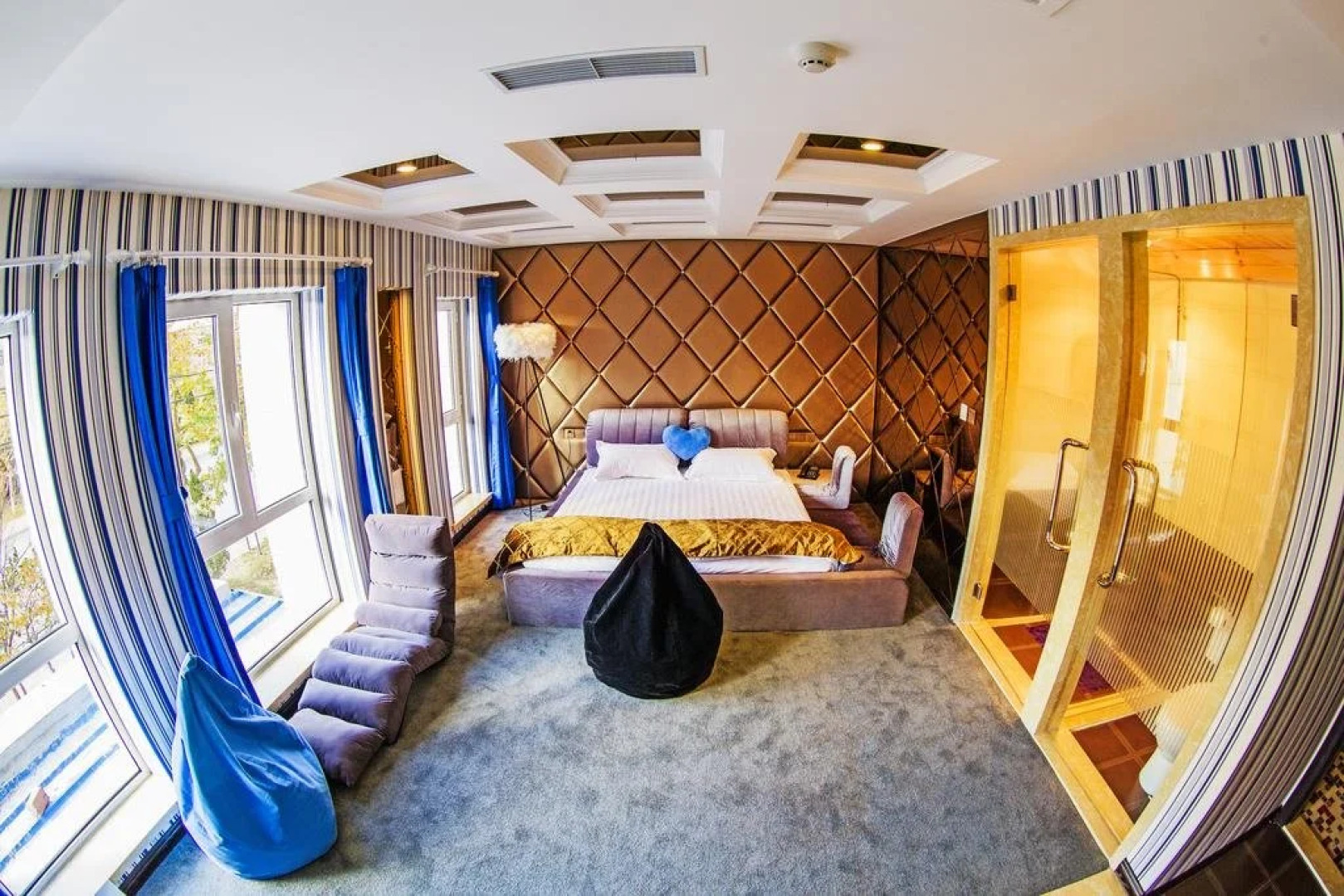 Dalian 1219 Theme Hotel