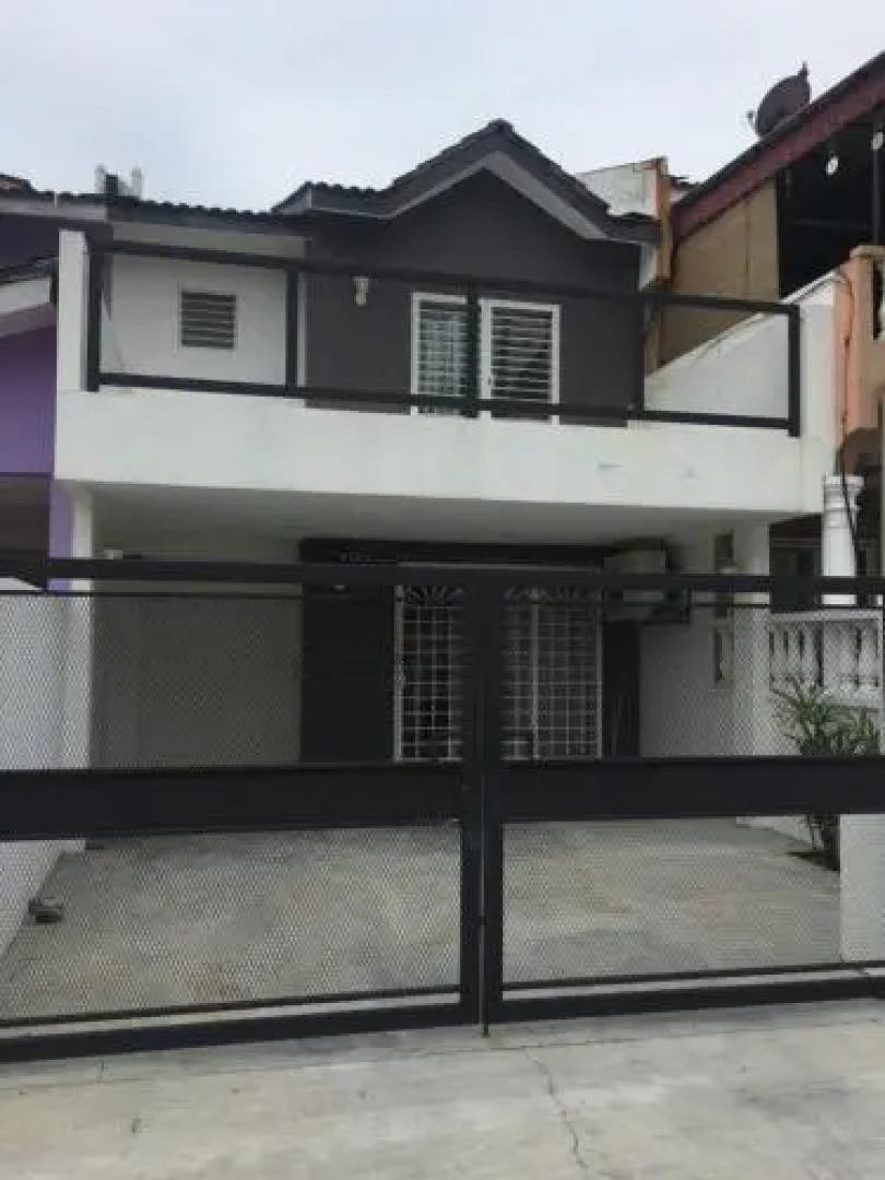 NINETEEN BCH Homestay @ Bandar Country Homes, Rawang