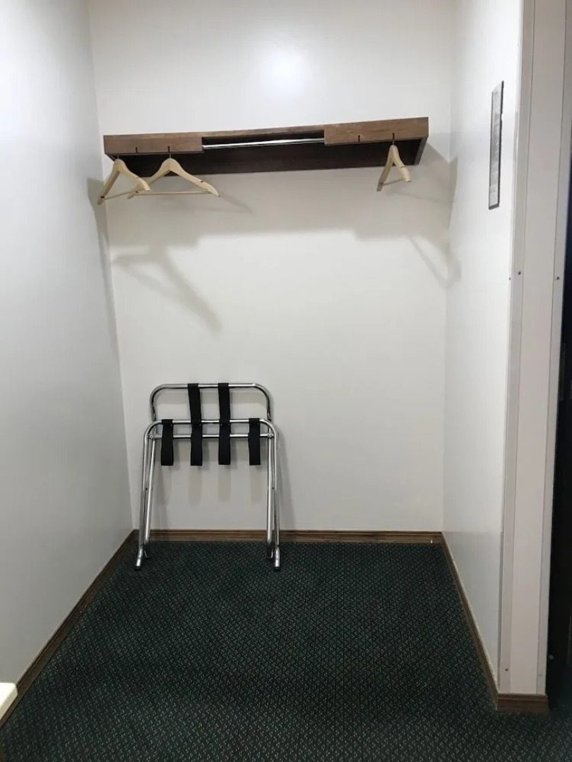 Colonial Inn Dyersville