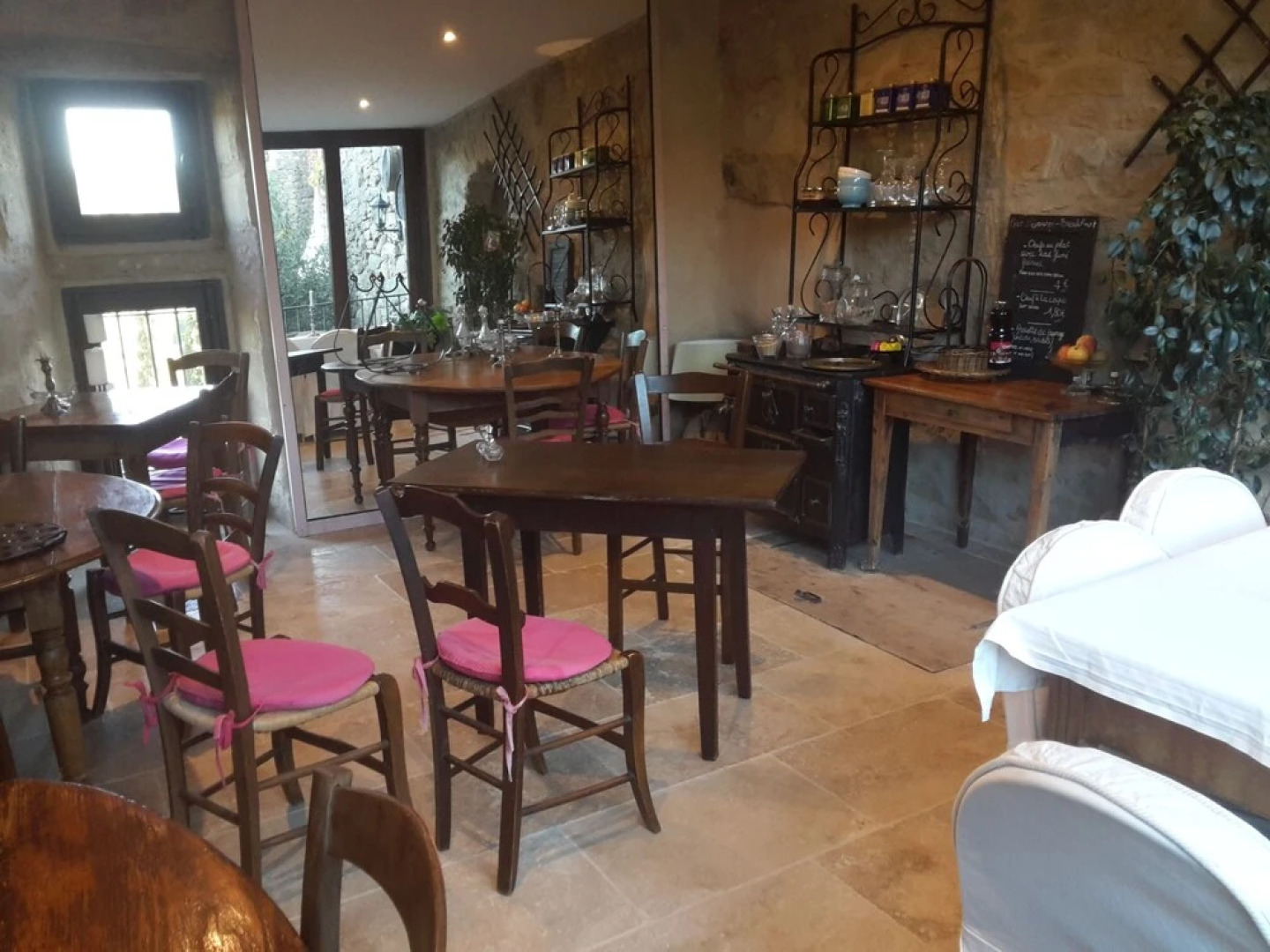 Chambre et table dhôtes le Roc sur lOrbieu