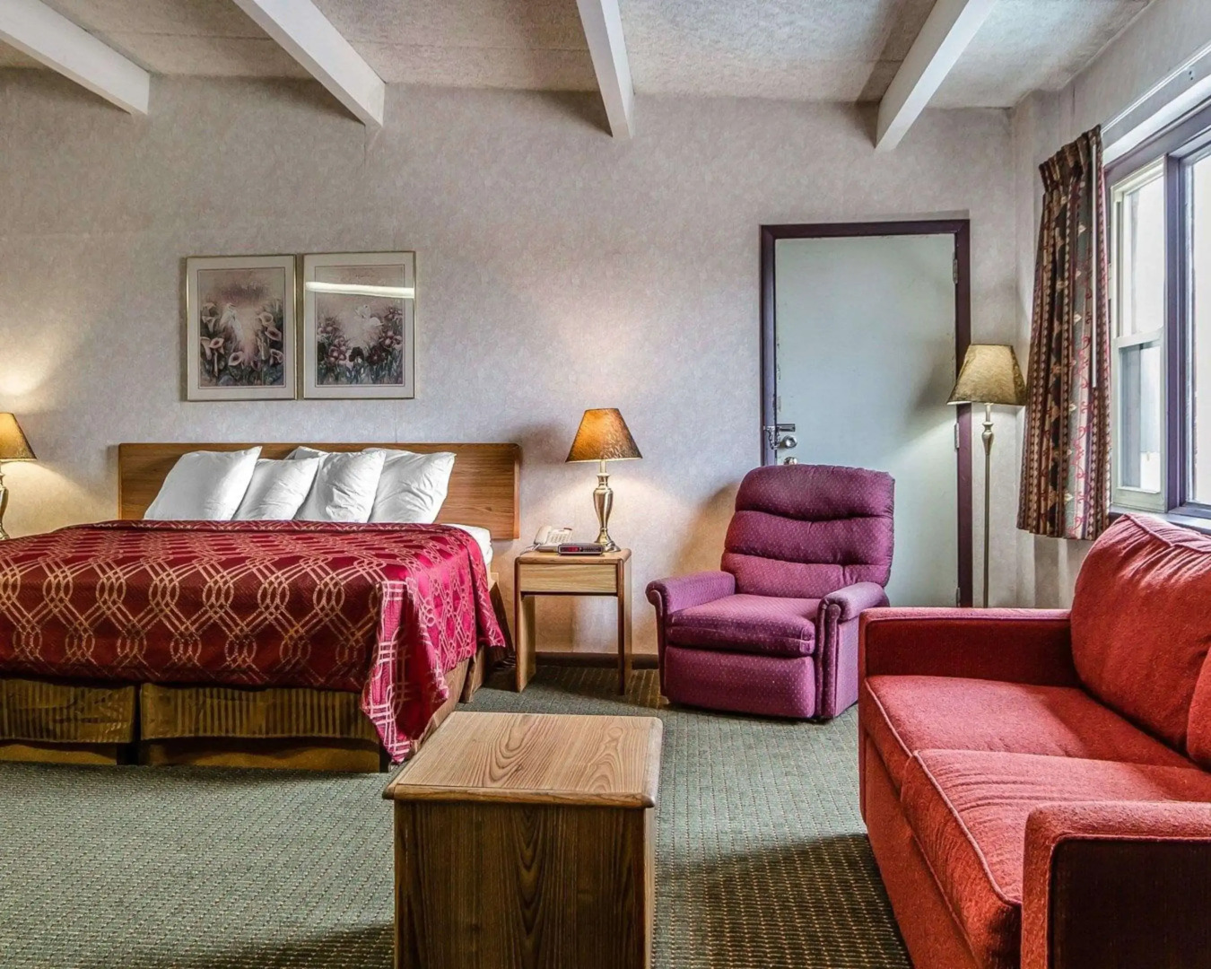 Days Inn by Wyndham Manitowoc