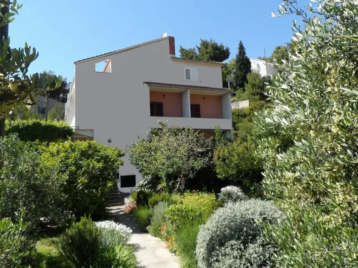 Mari - 40 m From sea - A1