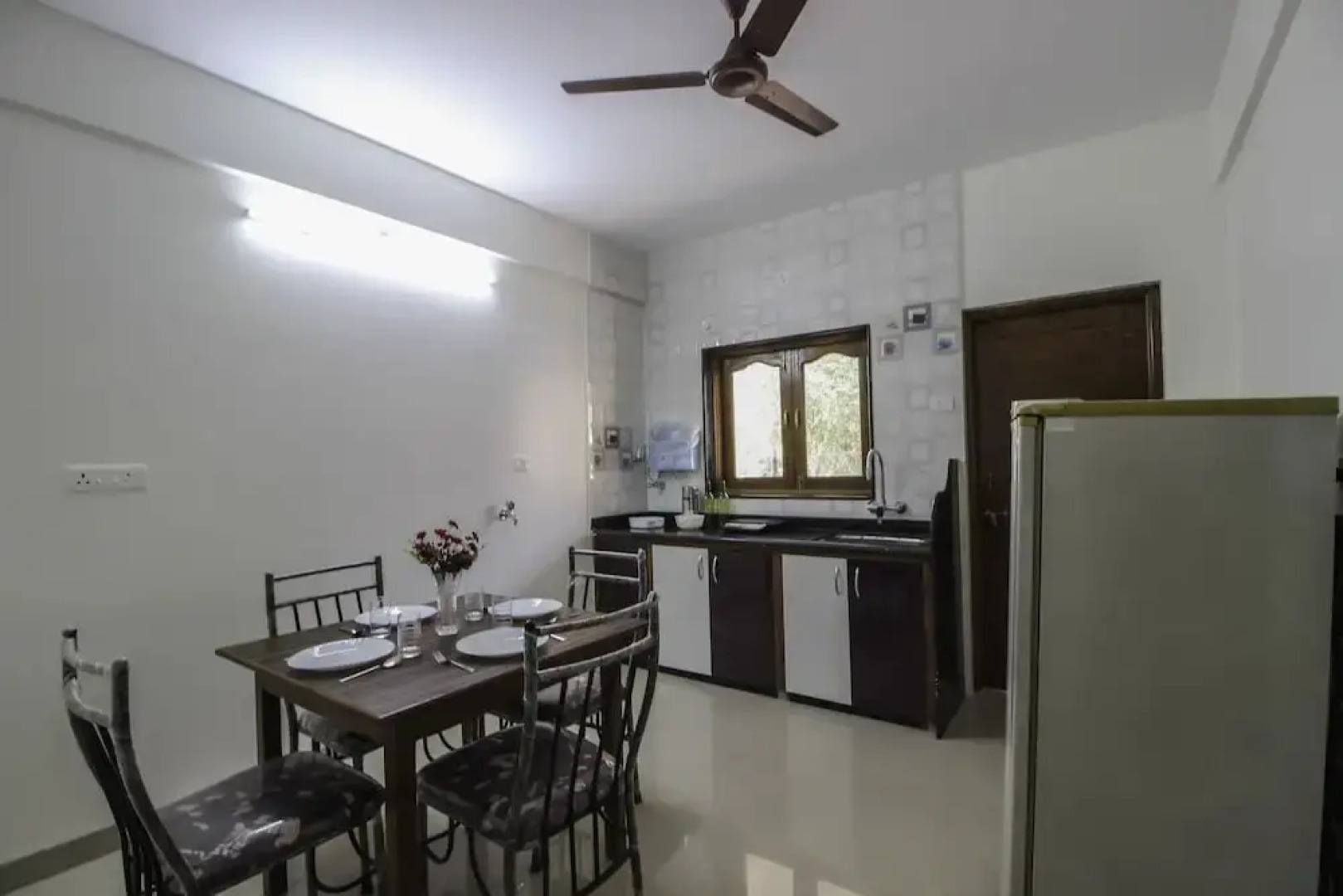 OYO Home 11012 Peaceful 1BHK Nerul