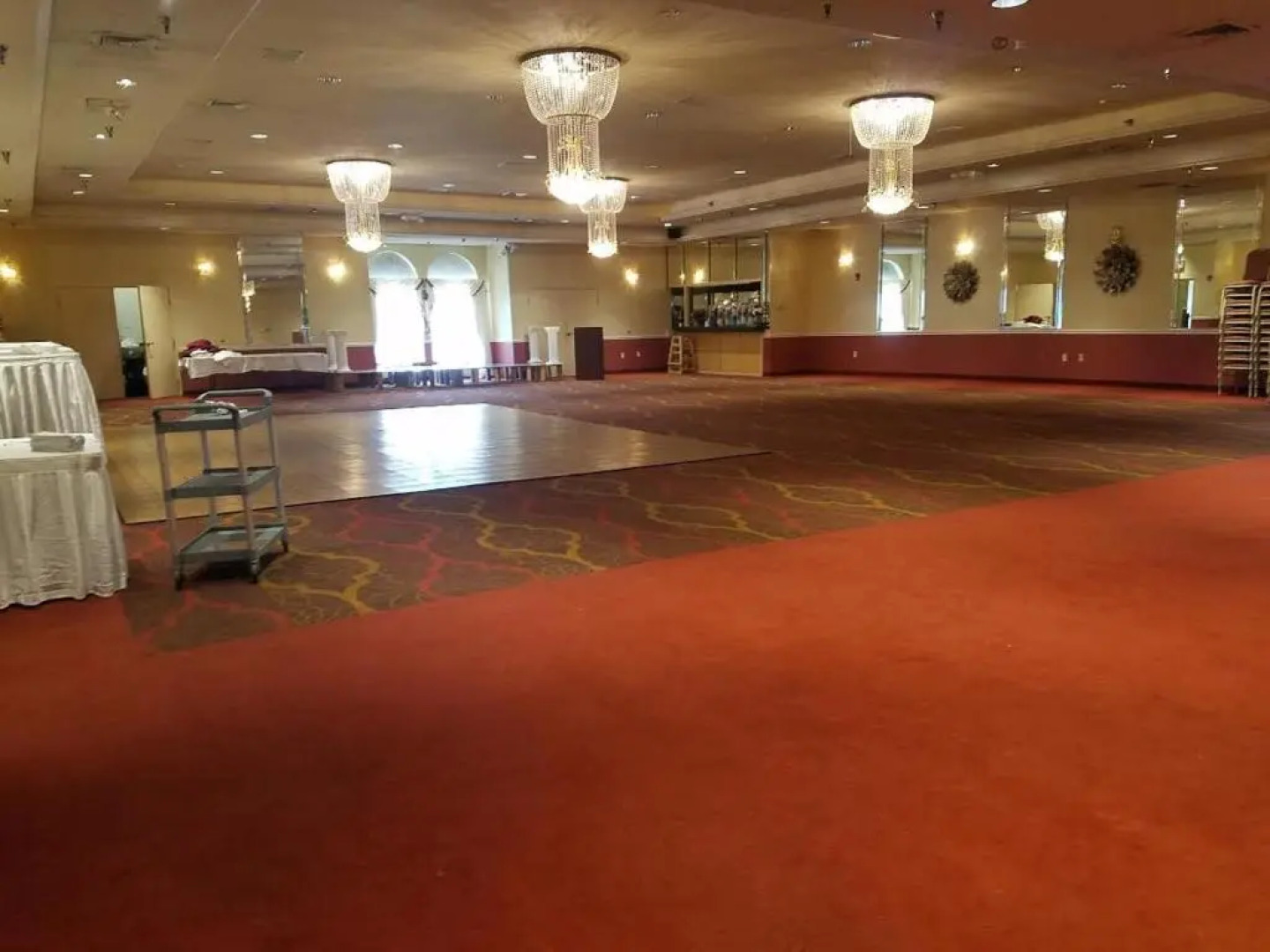 The Armada Inn & Suites Glendale Heights