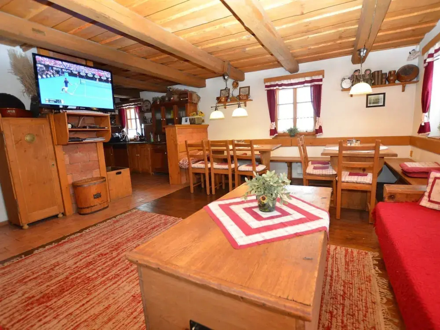 Cozy Holiday Home with Swimming Pool Bohemian