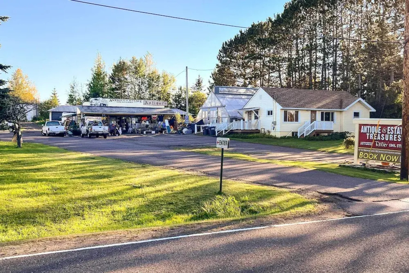 Cozy Getaway: 5 Miles to Duluth & Lake Superior!