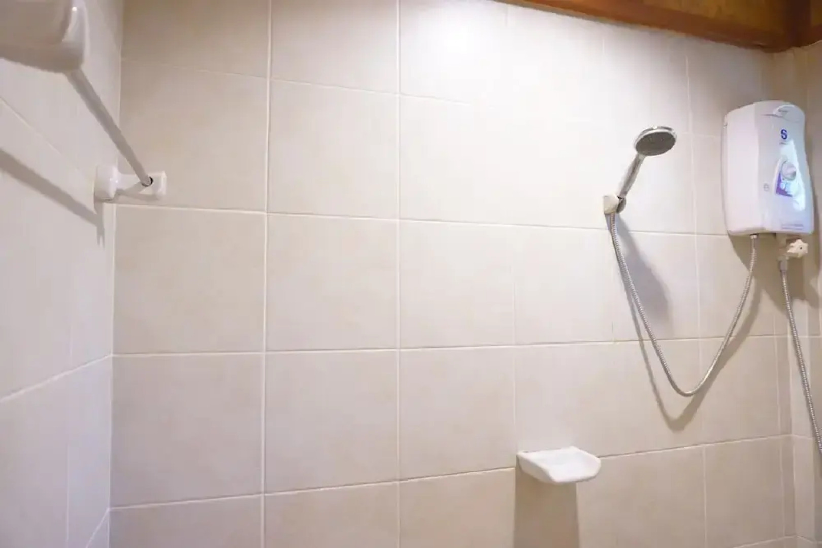 Uthai River Lake Resort