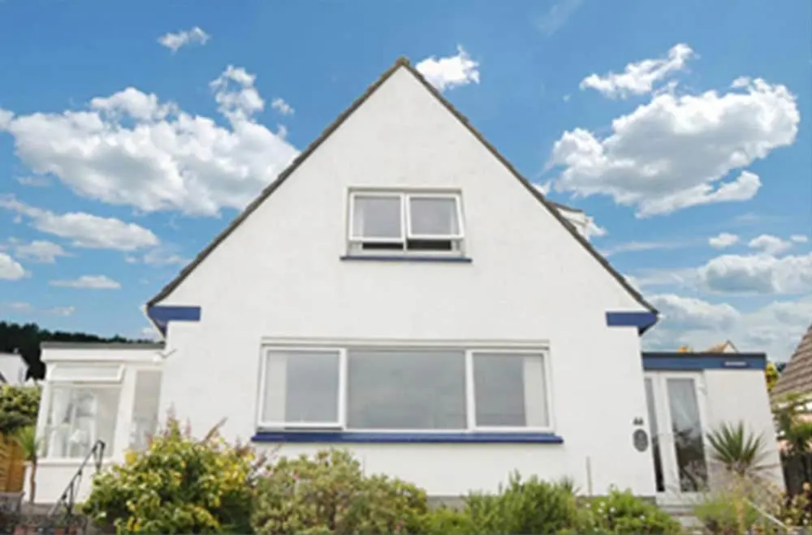 Detached House, 2 Bed, Sleeps 4, Parking