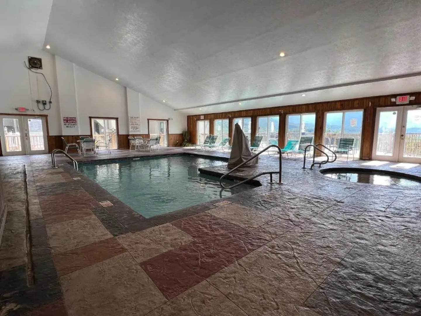 The Bear Hug - Deer Ridge Mountain Resort E107