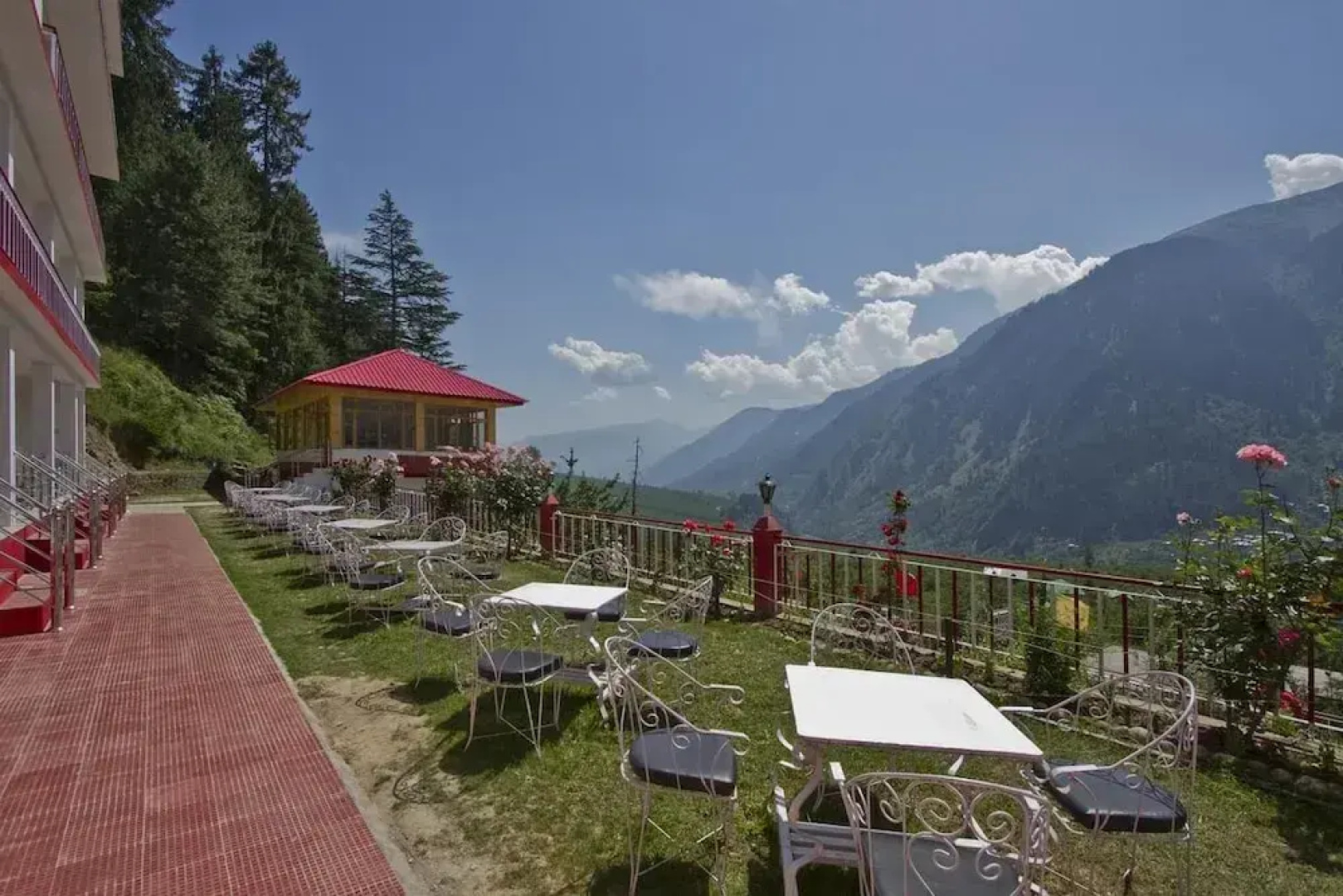 Hotel Rishi Palace