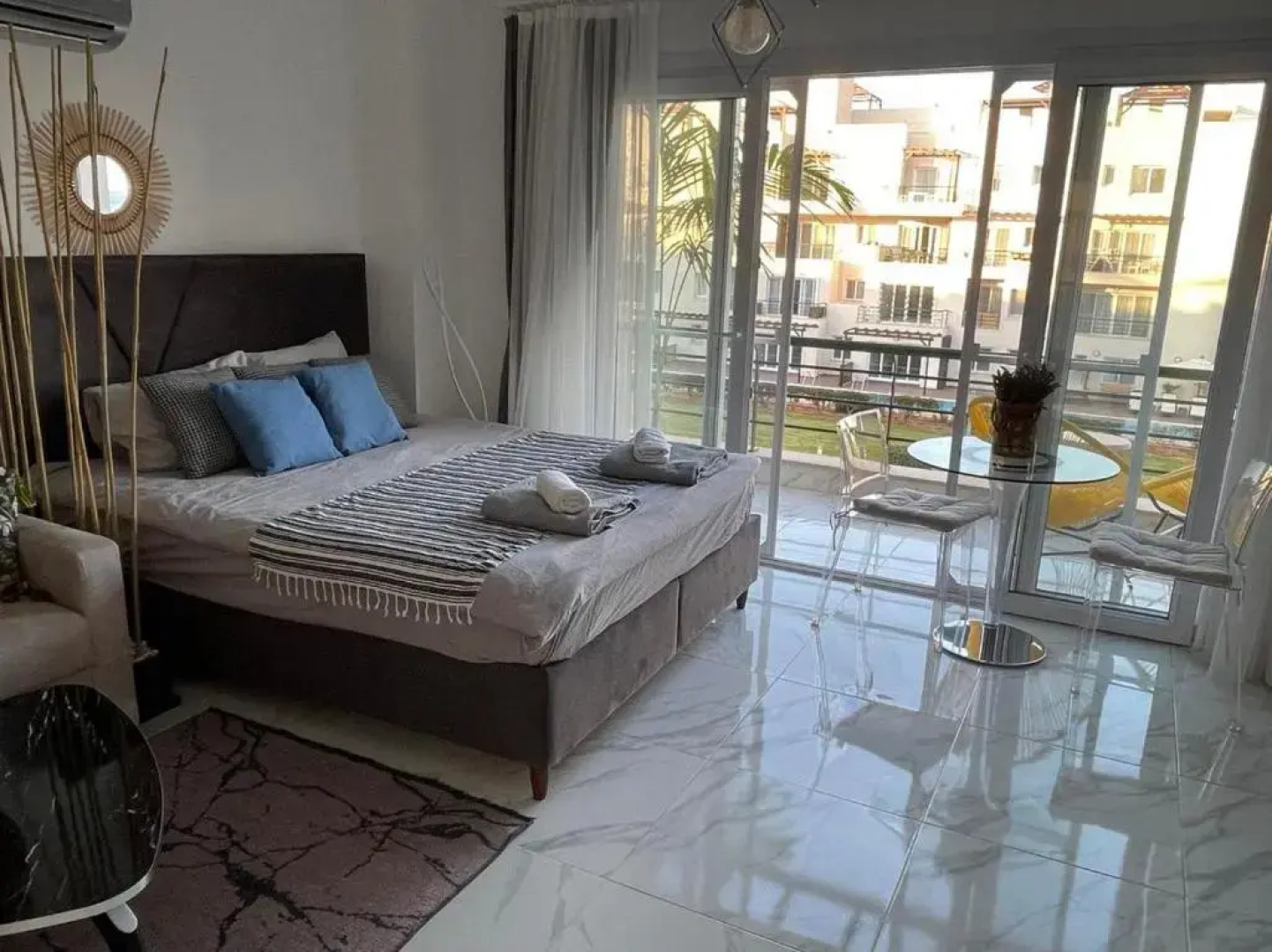 Relaxing Studio by the Sea