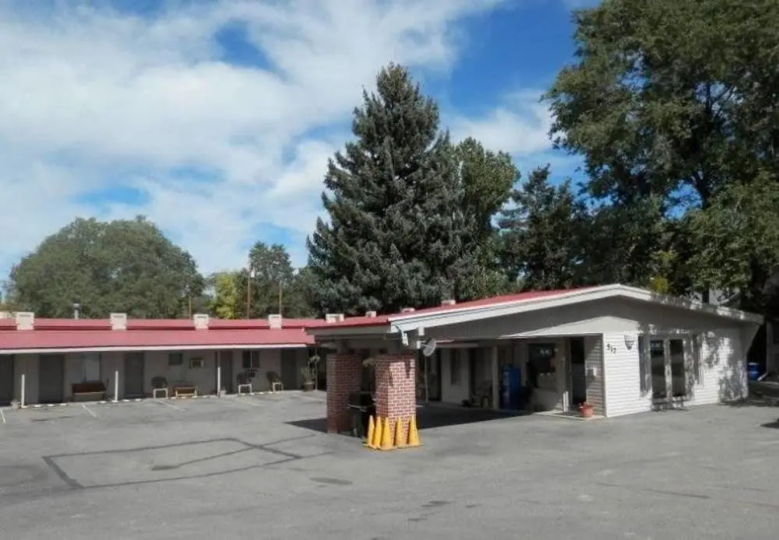 WestWard Motel
