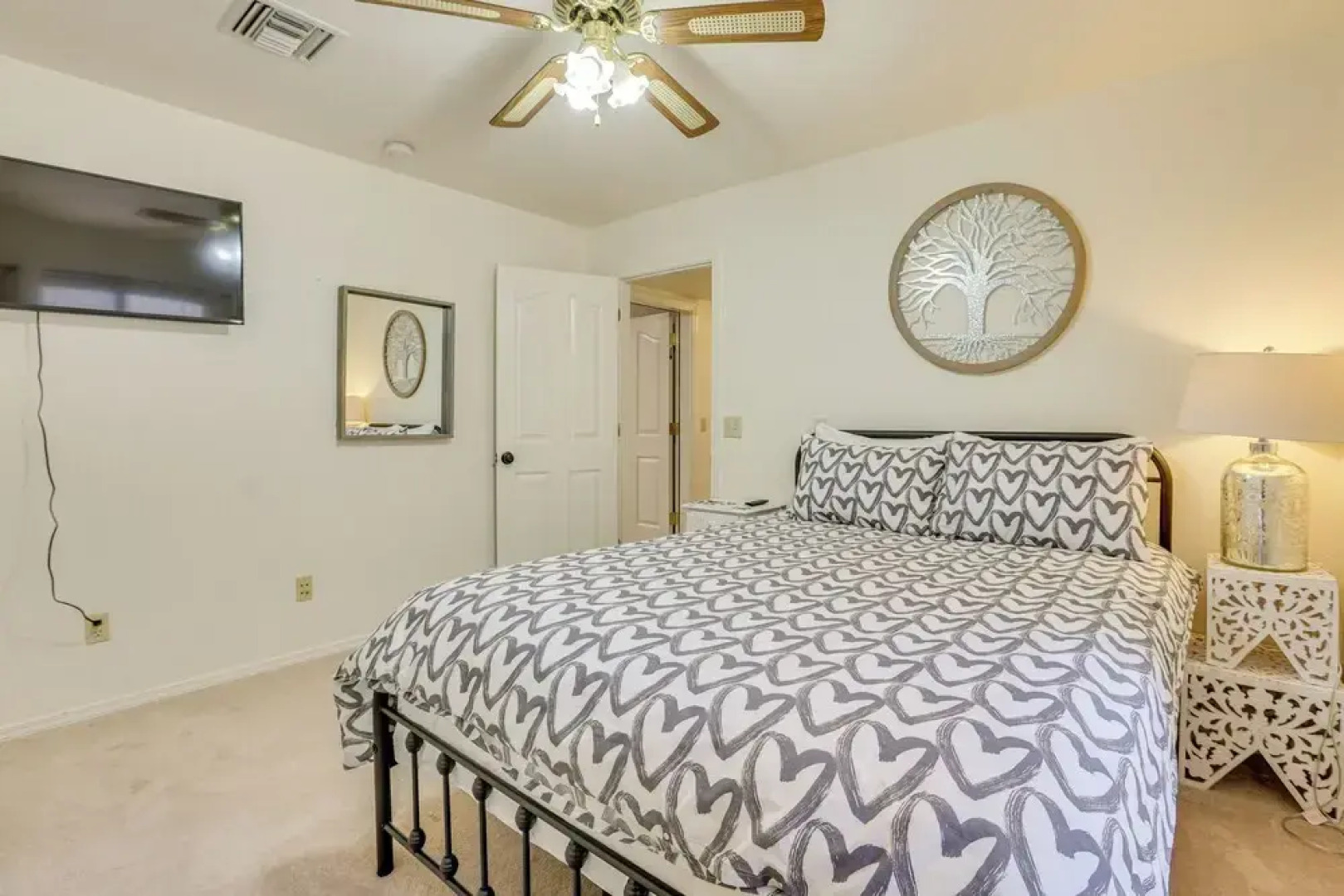 Hike, Sled & Snowshoe! Family Retreat in Payson