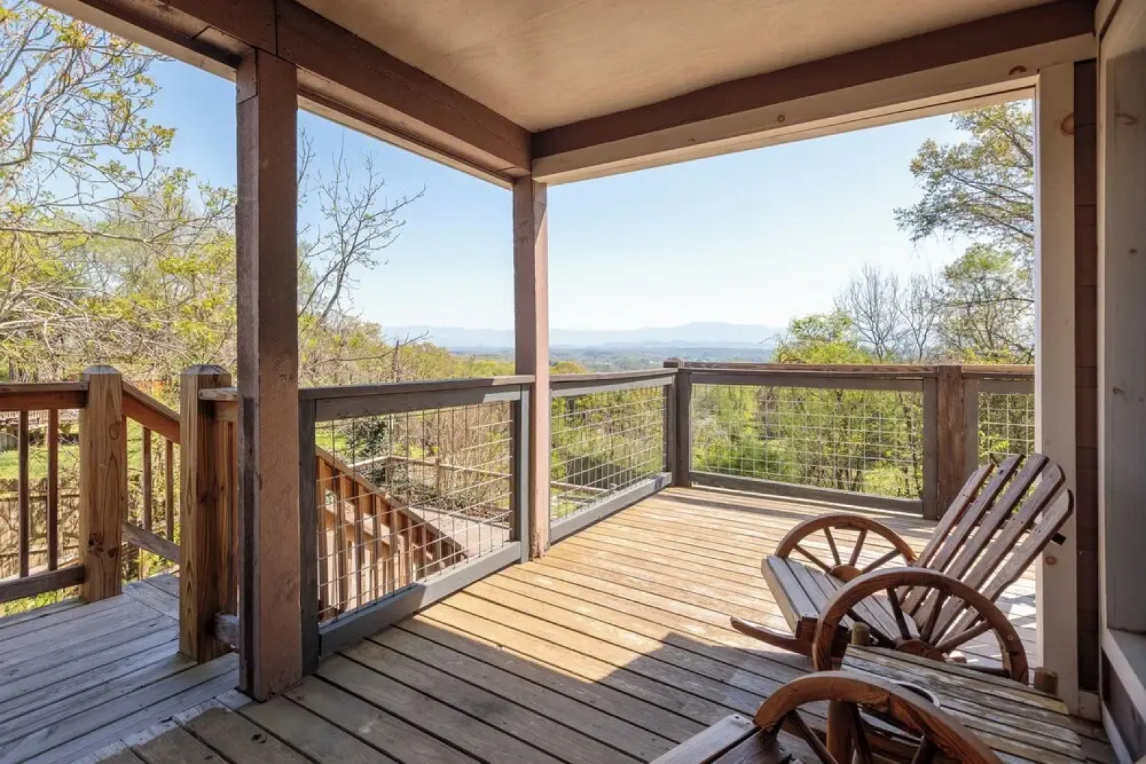 Hot Tub & Mini Golf: Mtn-view Haven in Kodak!