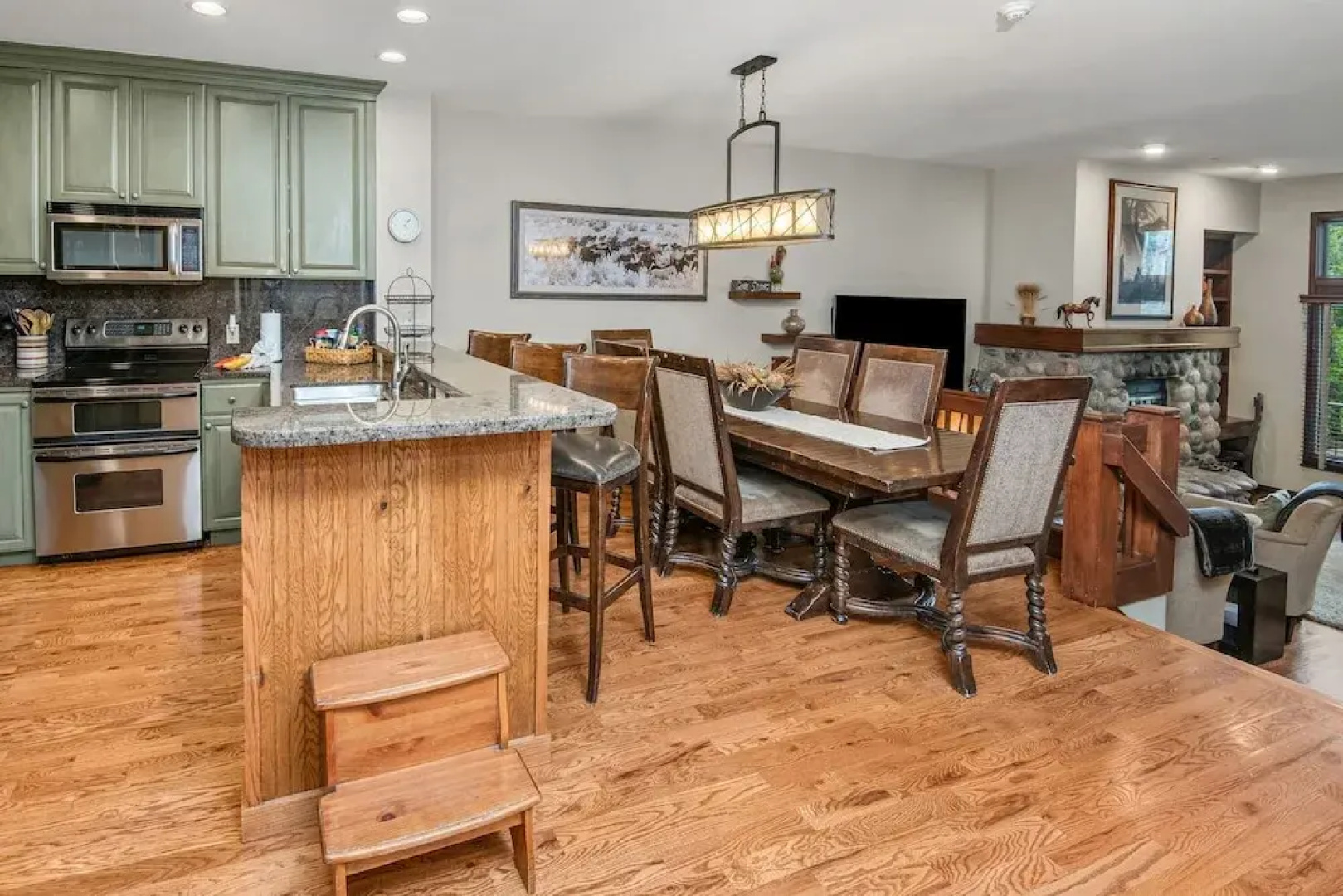 Highlands Townhome by Vail Realty