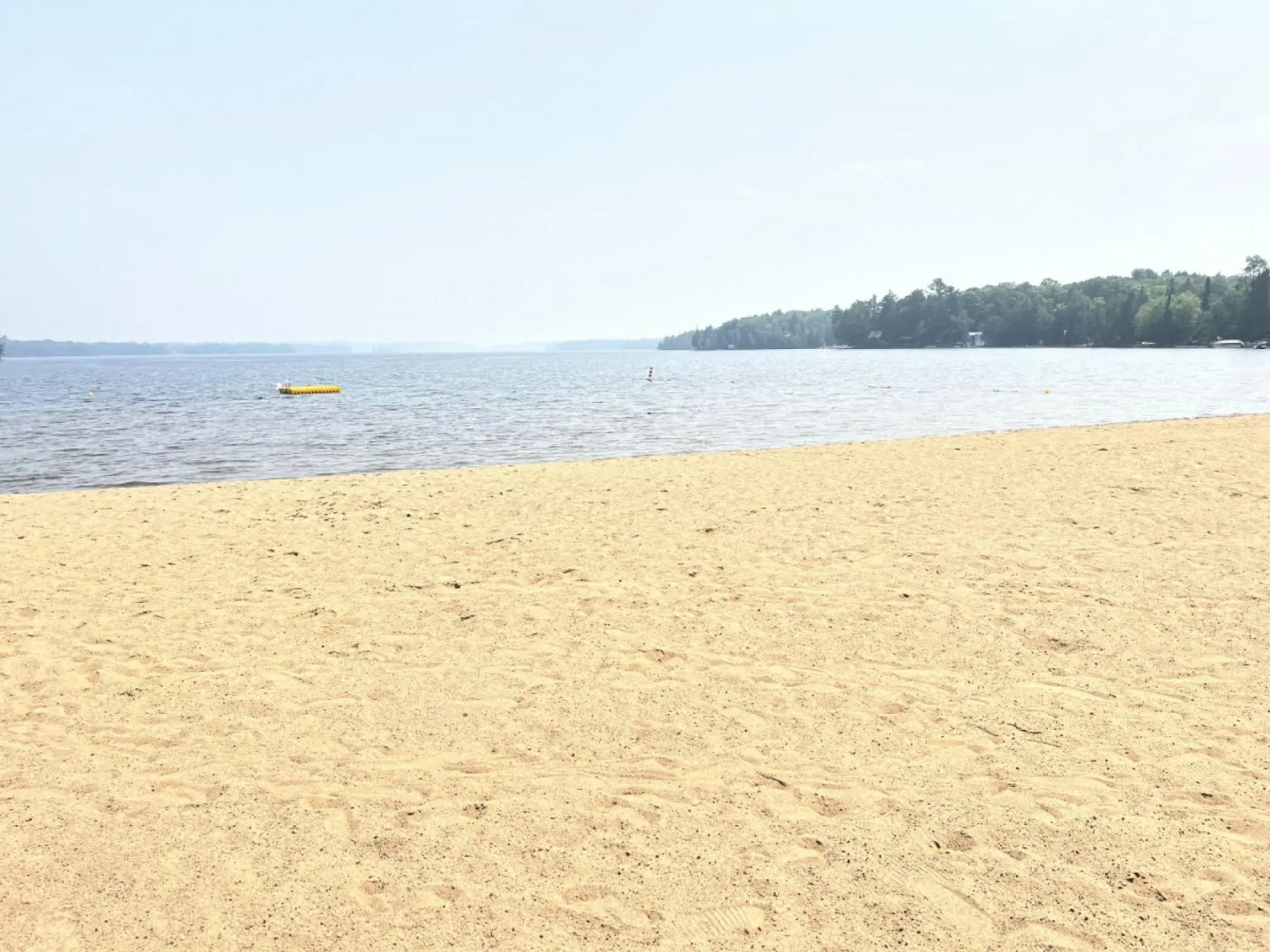 Luxury Cottage overlooking Wollaston Lake-Hot tub