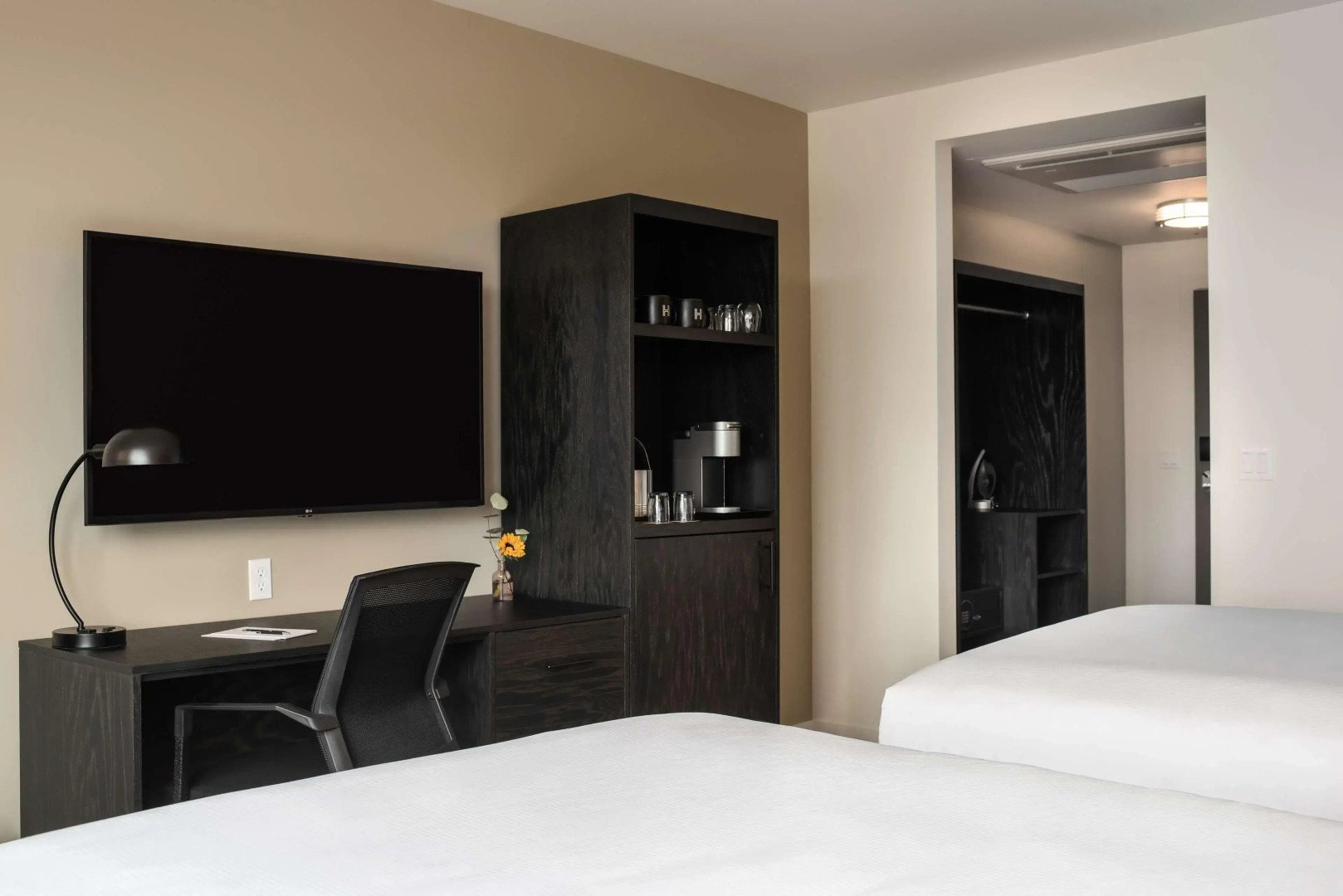 Holman Riverfront Park Hotel Salem, Tapestry by Hilton