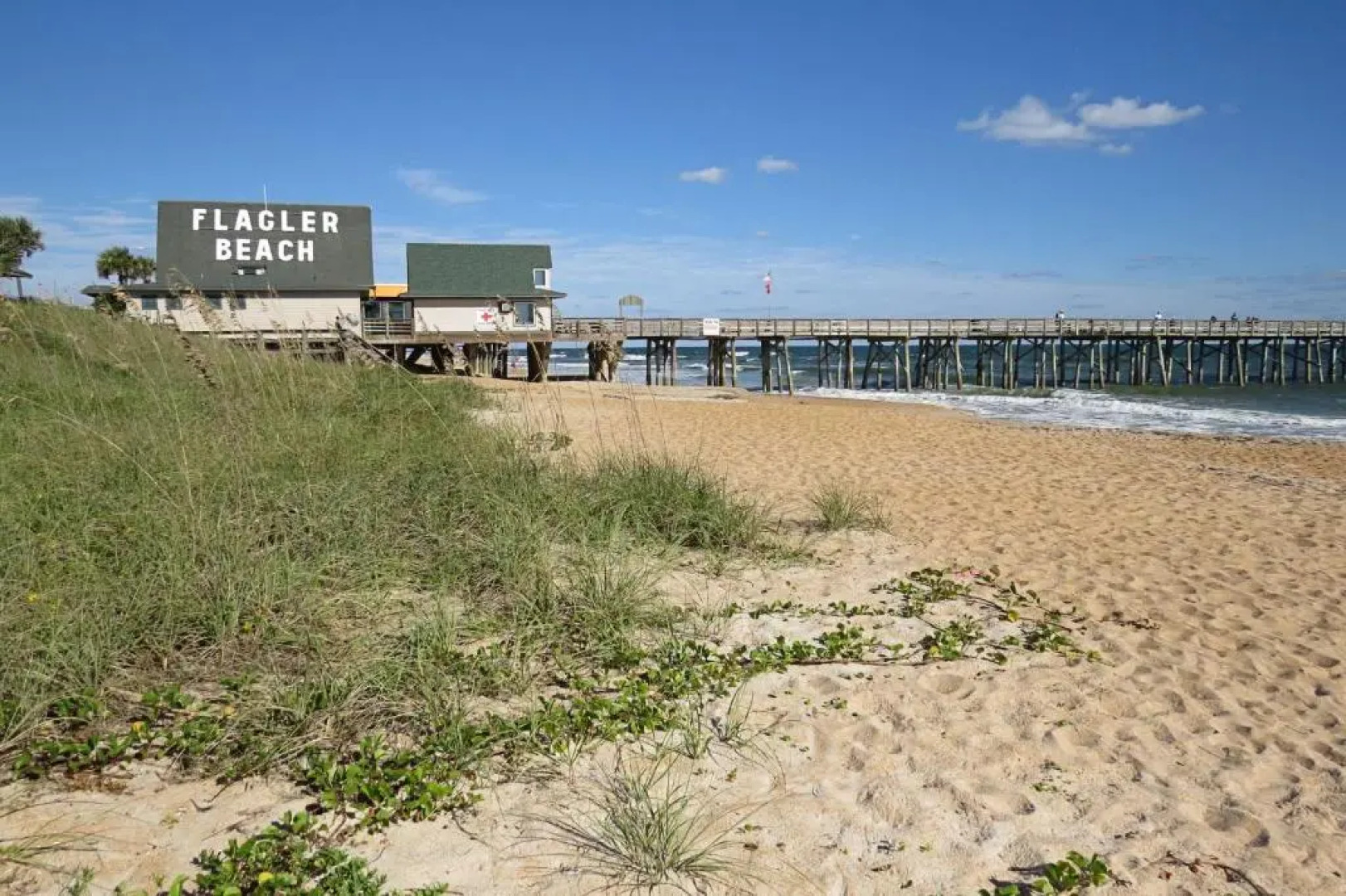 Sea Dancer 210, 2BR, Beach Front, Pool, Wi-Fi, Sleeps 6